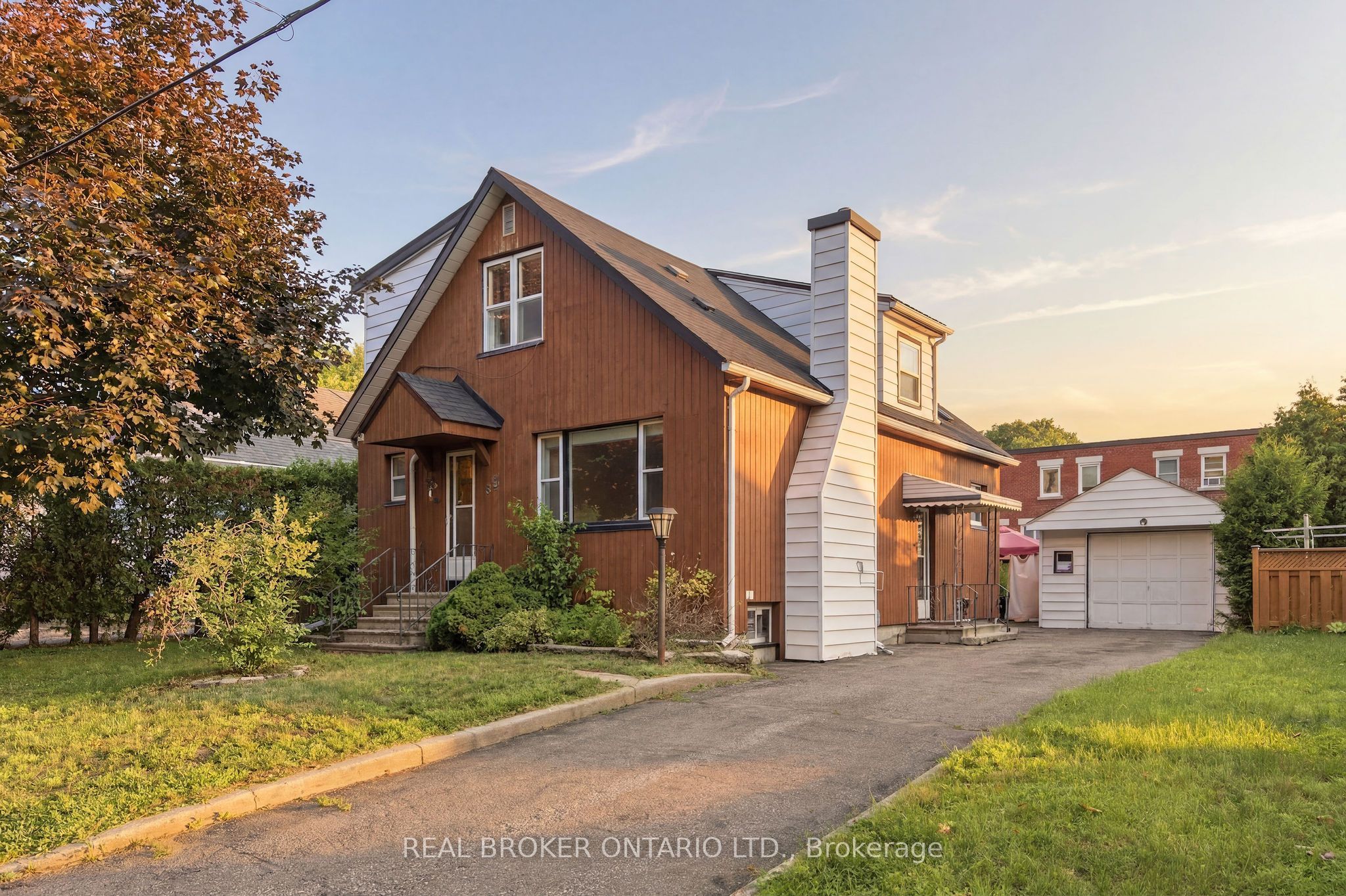 385 Enfield Avenue, Vanier and Kingsview Park, ON K1L 7L2