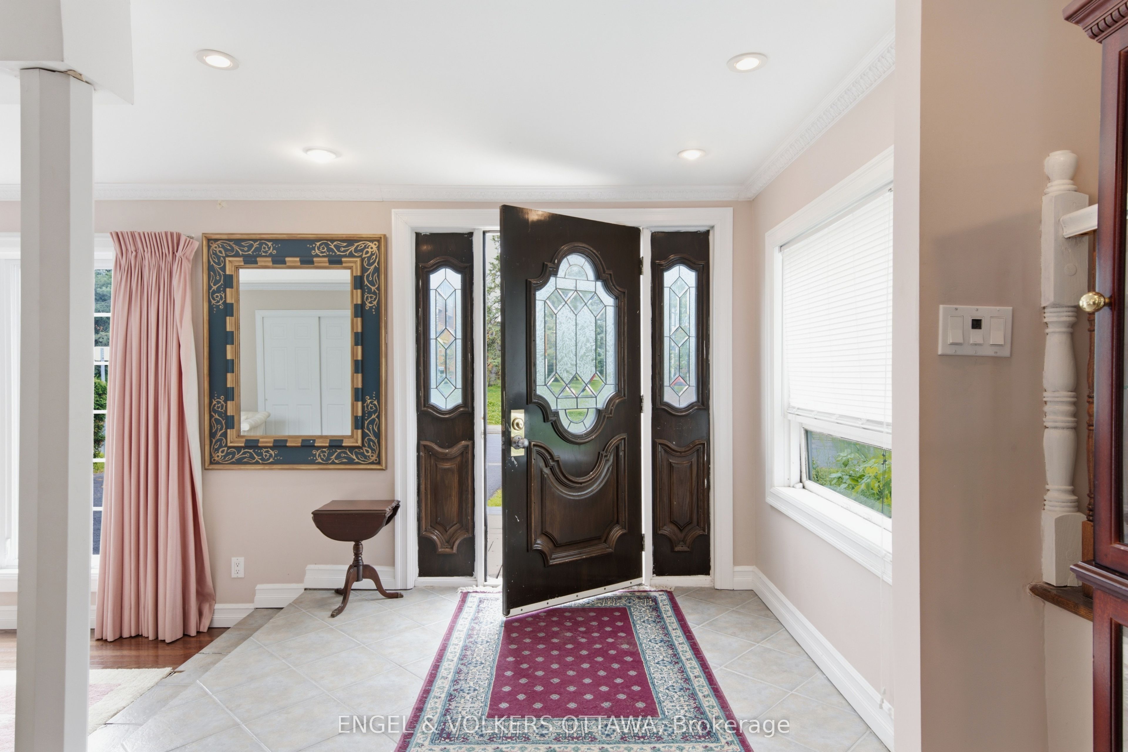 1446 Ridgebrook Drive, Cyrville - Carson Grove - Pineview, ON K1B 4H1 photo 4