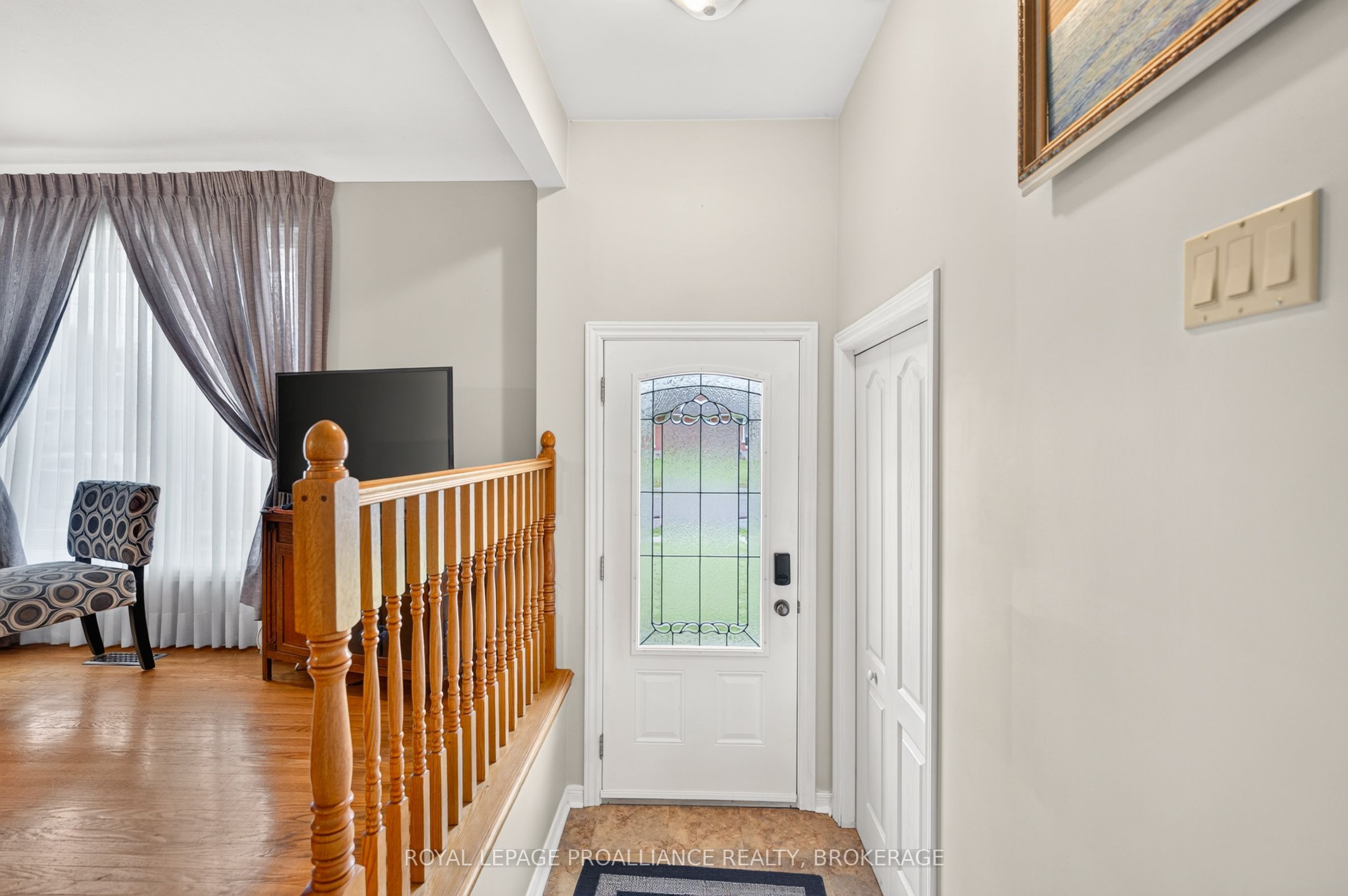 34 Sherwood Avenue, Loyalist, ON K7N 1N4 photo 3