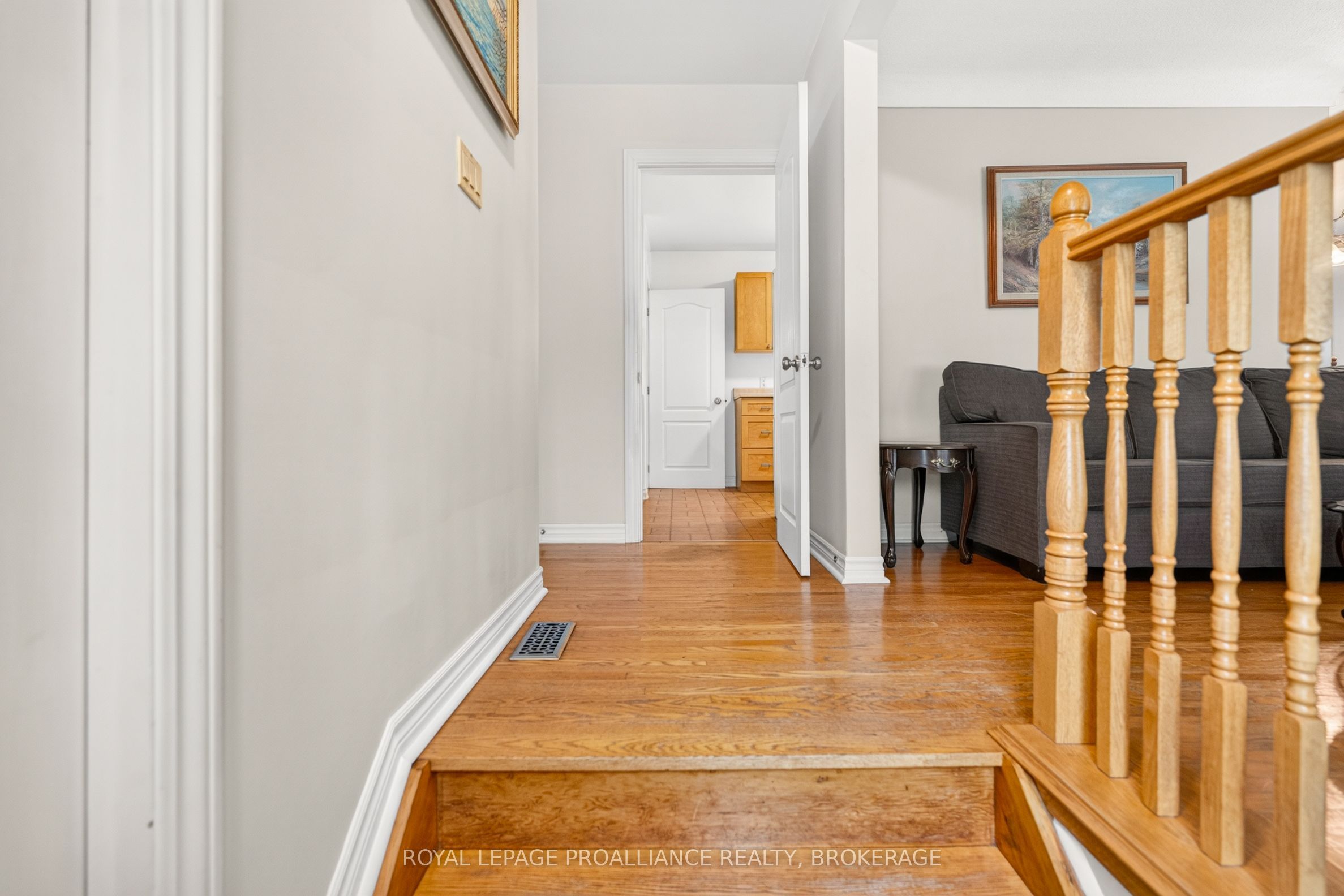 34 Sherwood Avenue, Loyalist, ON K7N 1N4 photo 4