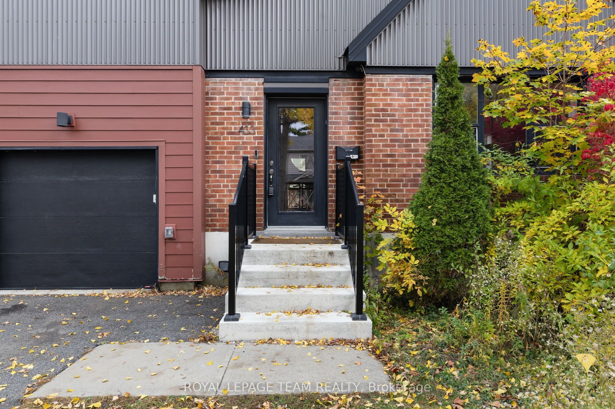 433 Dawson Avenue, Westboro - Hampton Park, ON K1Z 5V5 photo 2