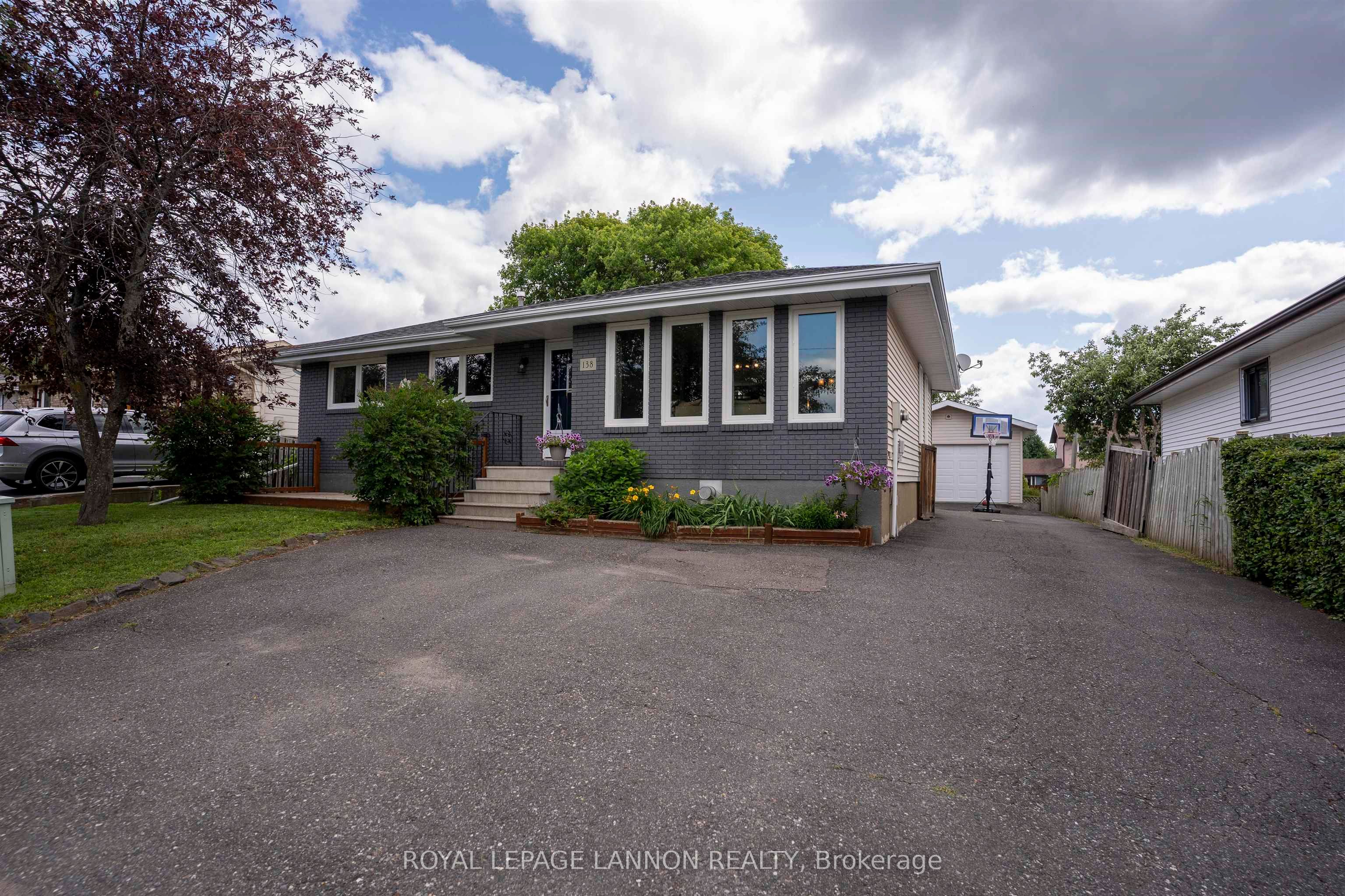 138 Iris Cres., Thunder Bay, ON P7A 7Z9 photo 2