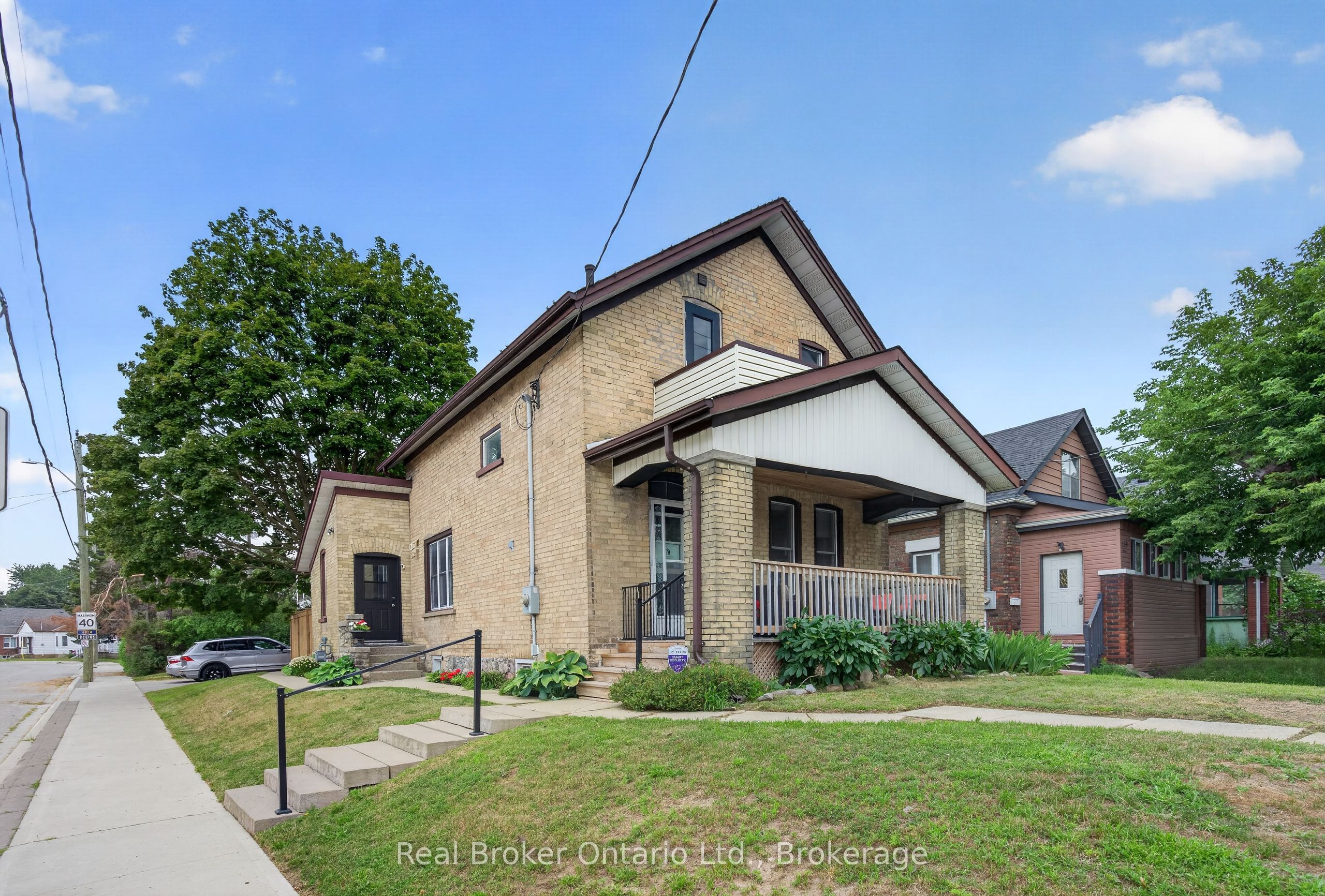 155 Lancaster Street W, Kitchener, ON N2H 4T7 photo 3