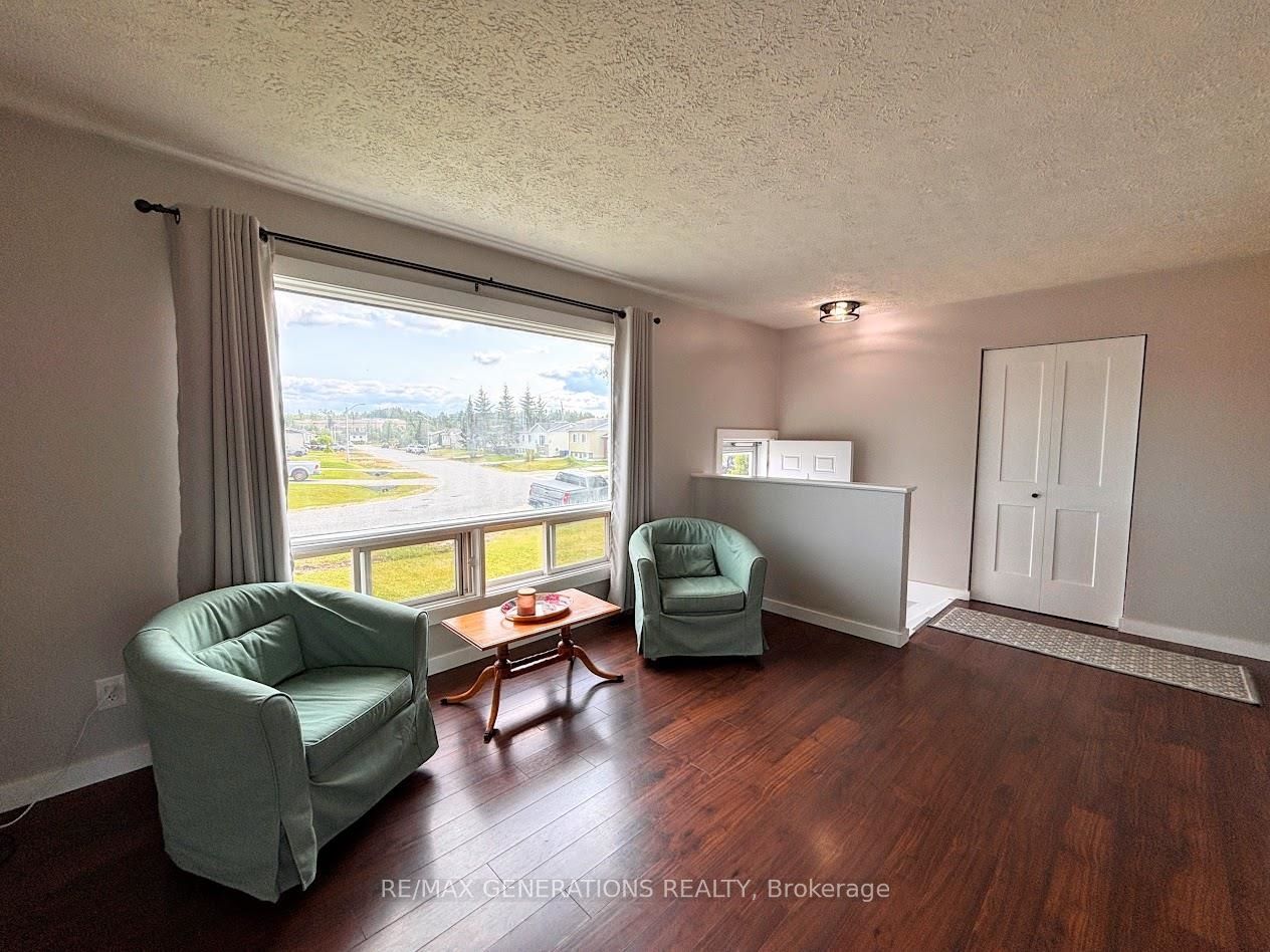 25 Brooks Street, Manitouwadge, ON P0T 2C0 photo 3