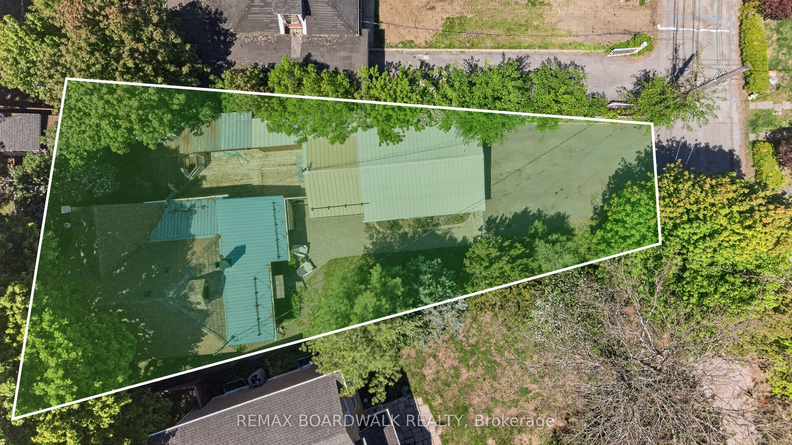92 Orvigale Road, Woodroffe, ON K2B 5A2