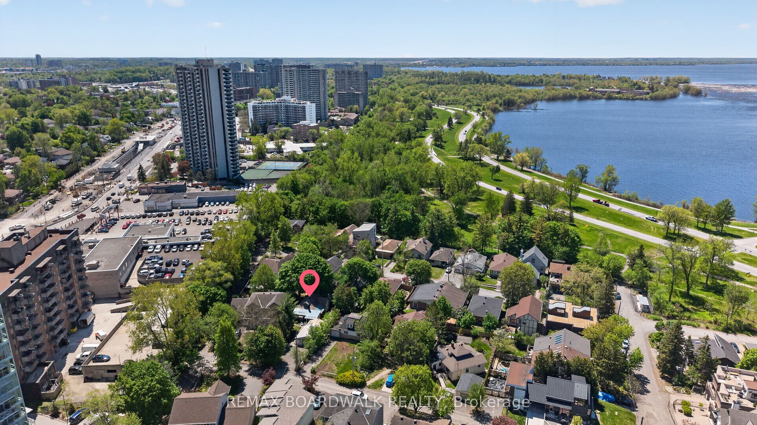 92 Orvigale Road, Woodroffe, ON K2B 5A2 photo 5