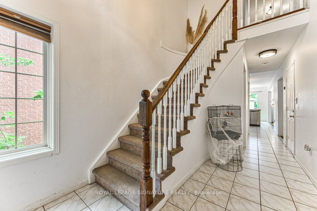 16 Westvillage Drive, Hamilton, ON L9B 2M5 photo 5