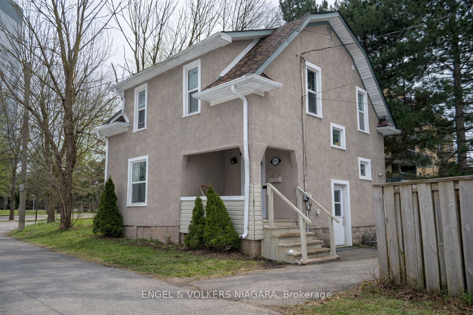 4752 Crawford Place W, Niagara Falls, ON L2E 1Z2 photo 3