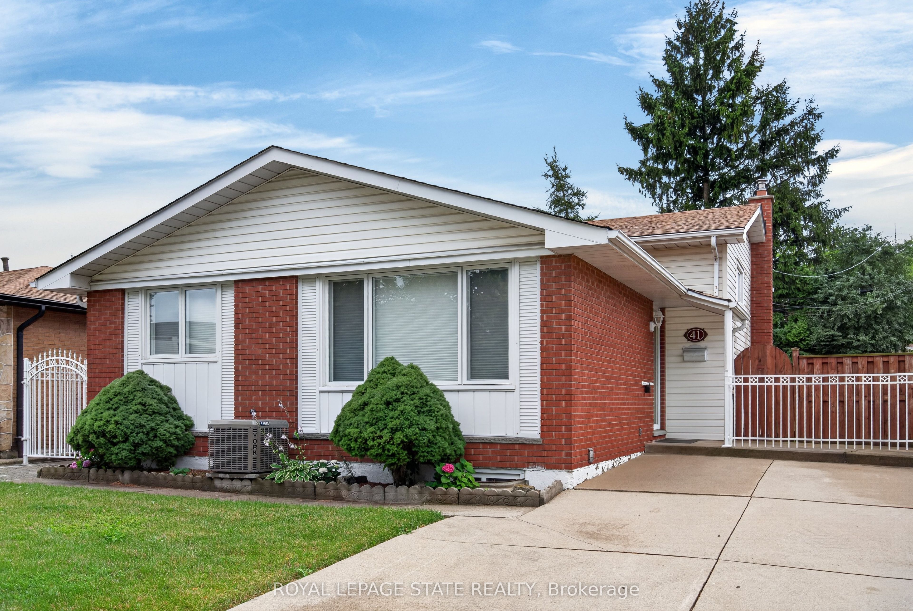 41 Darlington Drive, Hamilton, ON L9C 2L8 photo 2