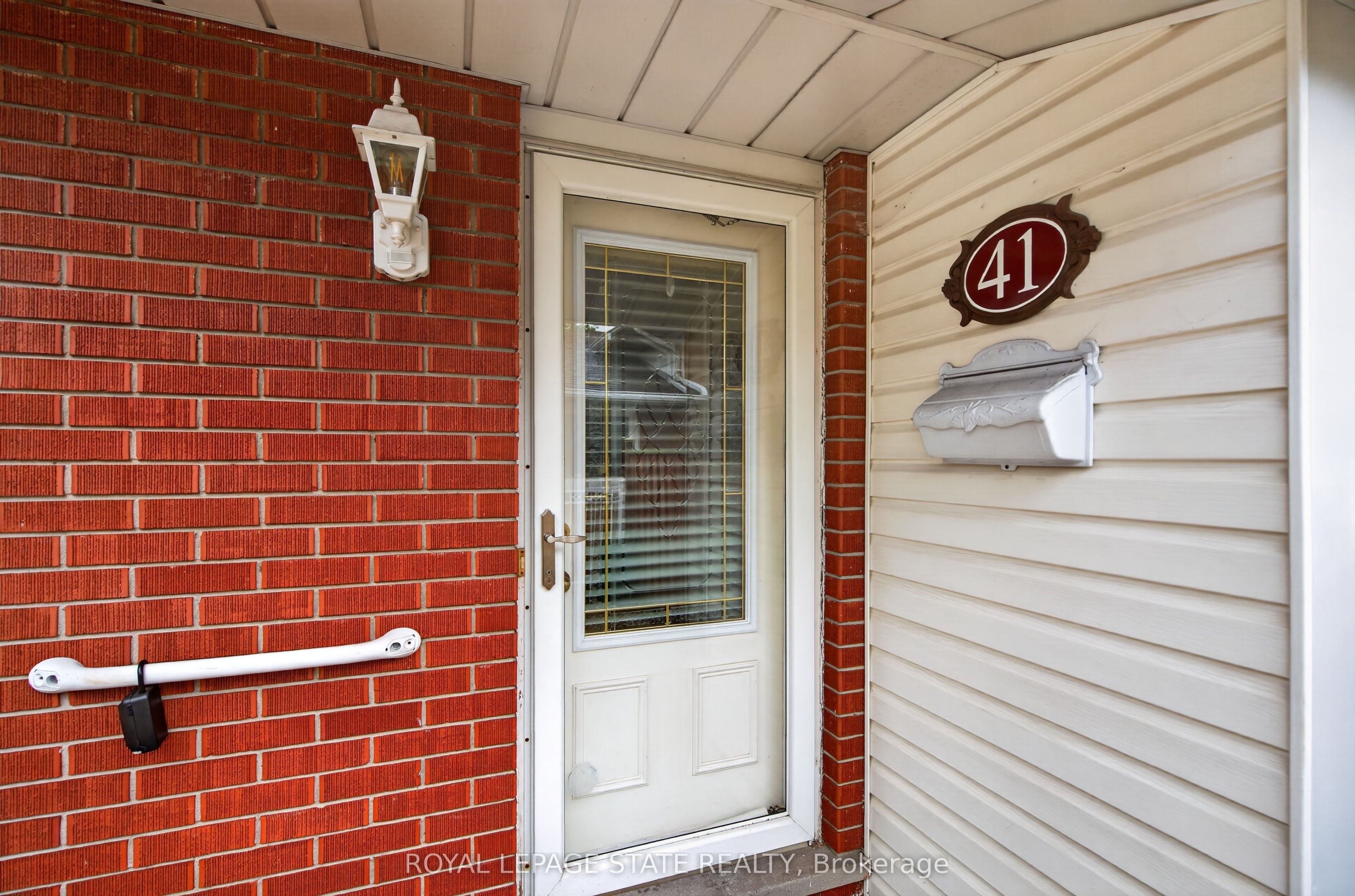 41 Darlington Drive, Hamilton, ON L9C 2L8 photo 3