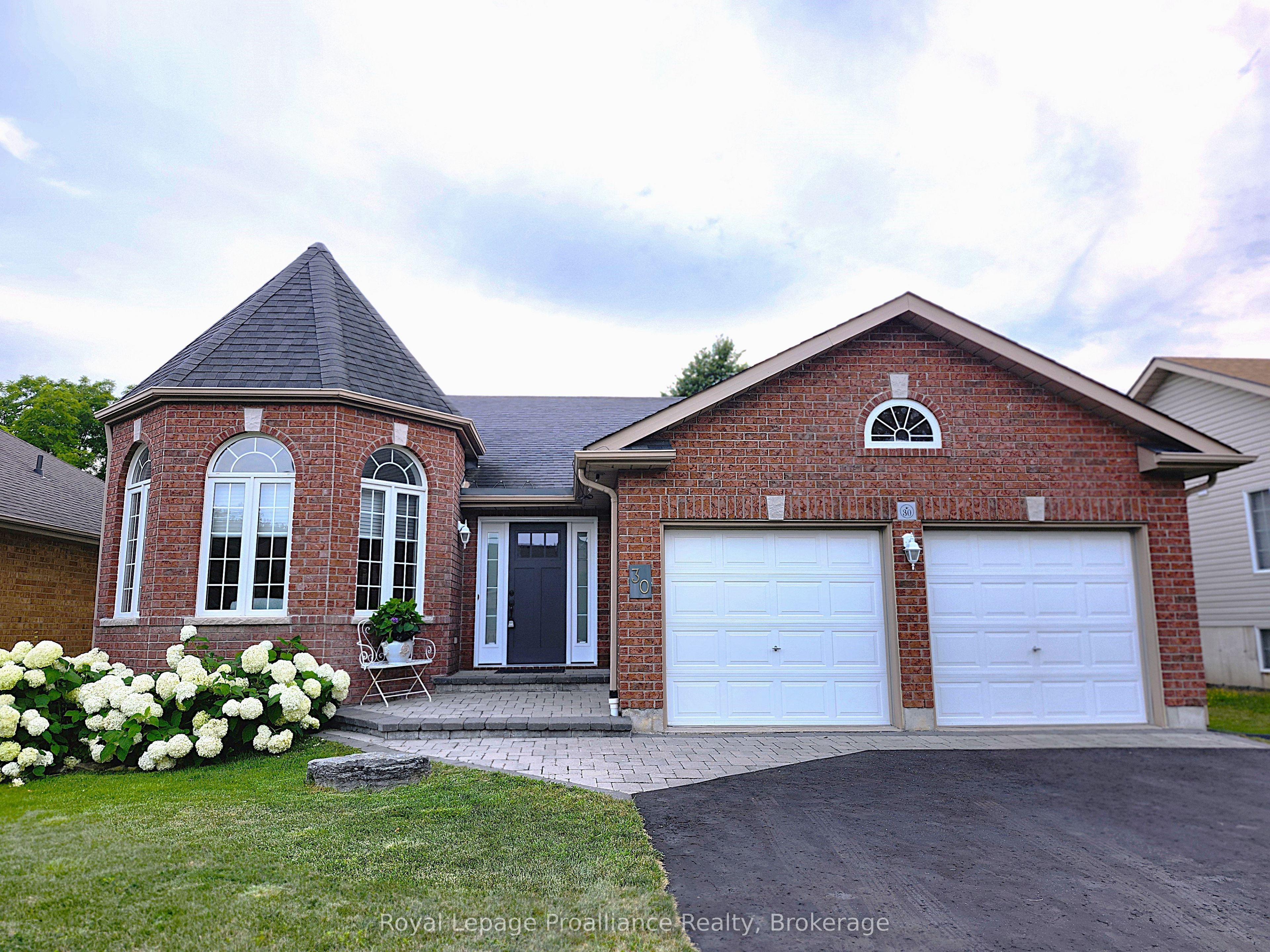30 Heartwood Drive, Belleville, ON K8P 5L9 photo 2