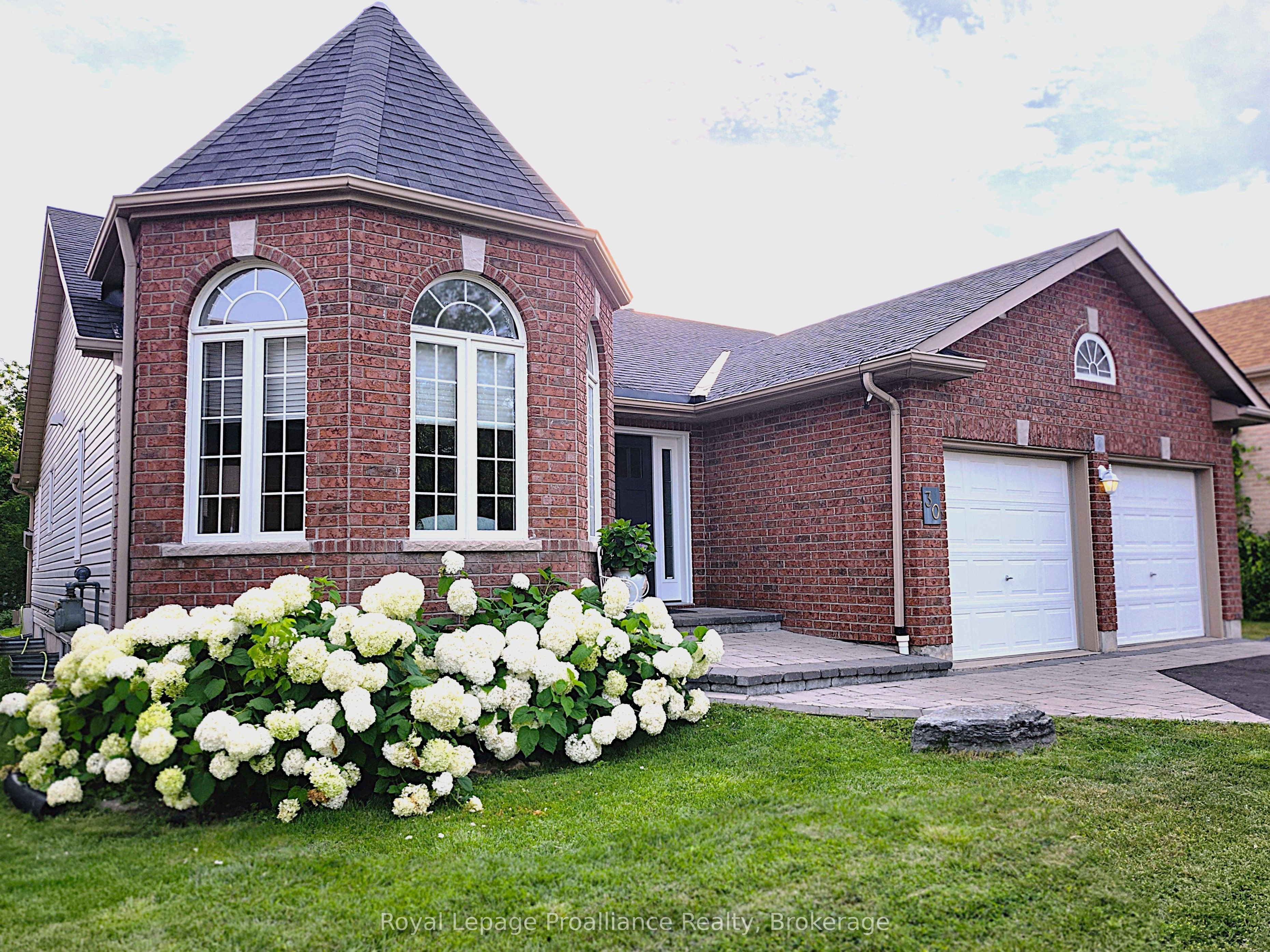 30 Heartwood Drive, Belleville, ON K8P 5L9 photo 4