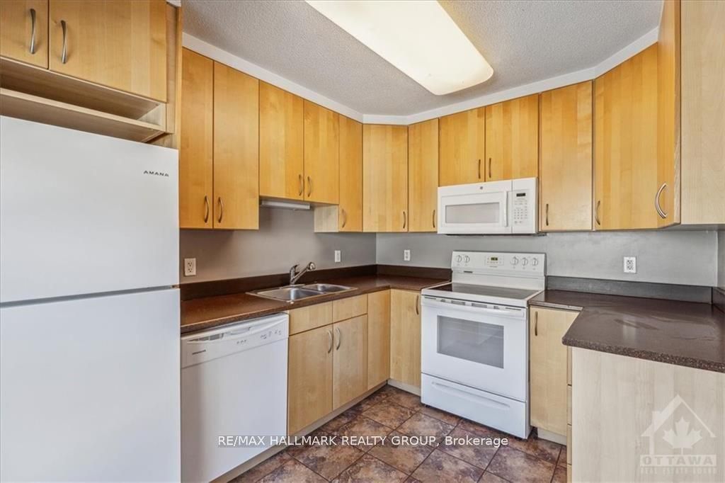 3 CARMICHAEL Court, Kanata, ON K2K 1K1 photo 4
