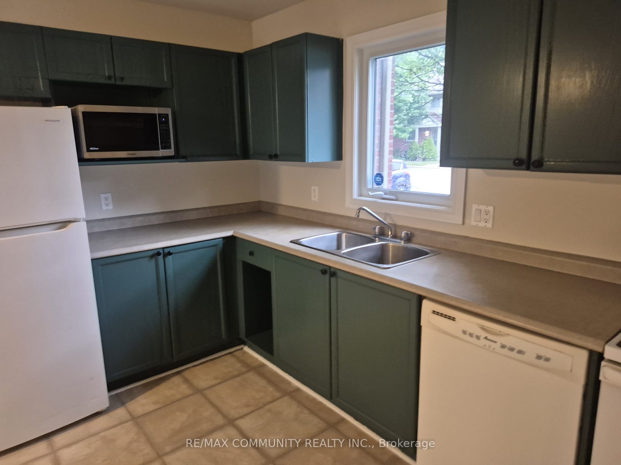 511 Admiral Drive W 65, London East, ON N5V 4R4 photo 4