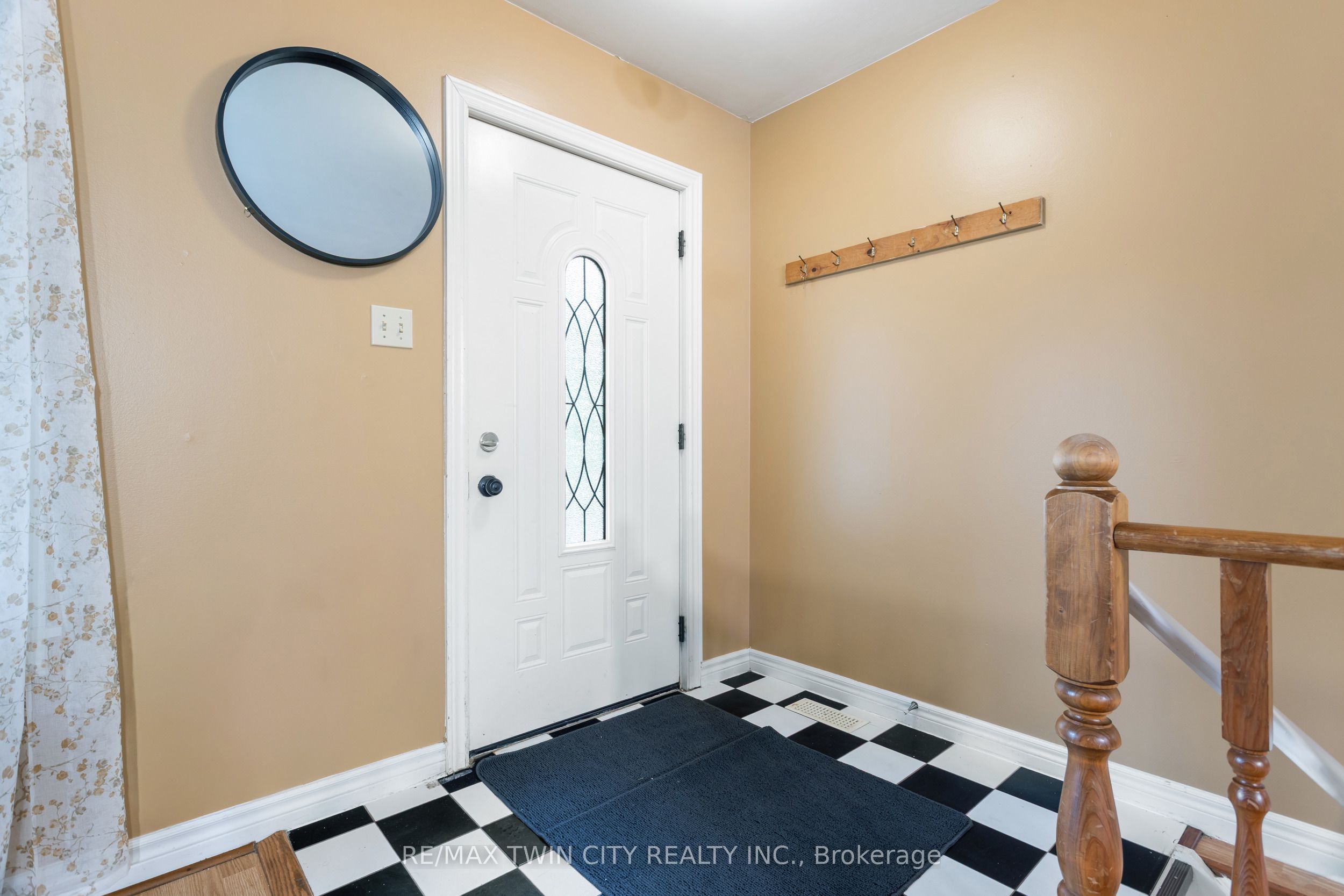 25 SAUNBY Street, London North, ON N6G 1A2 photo 4