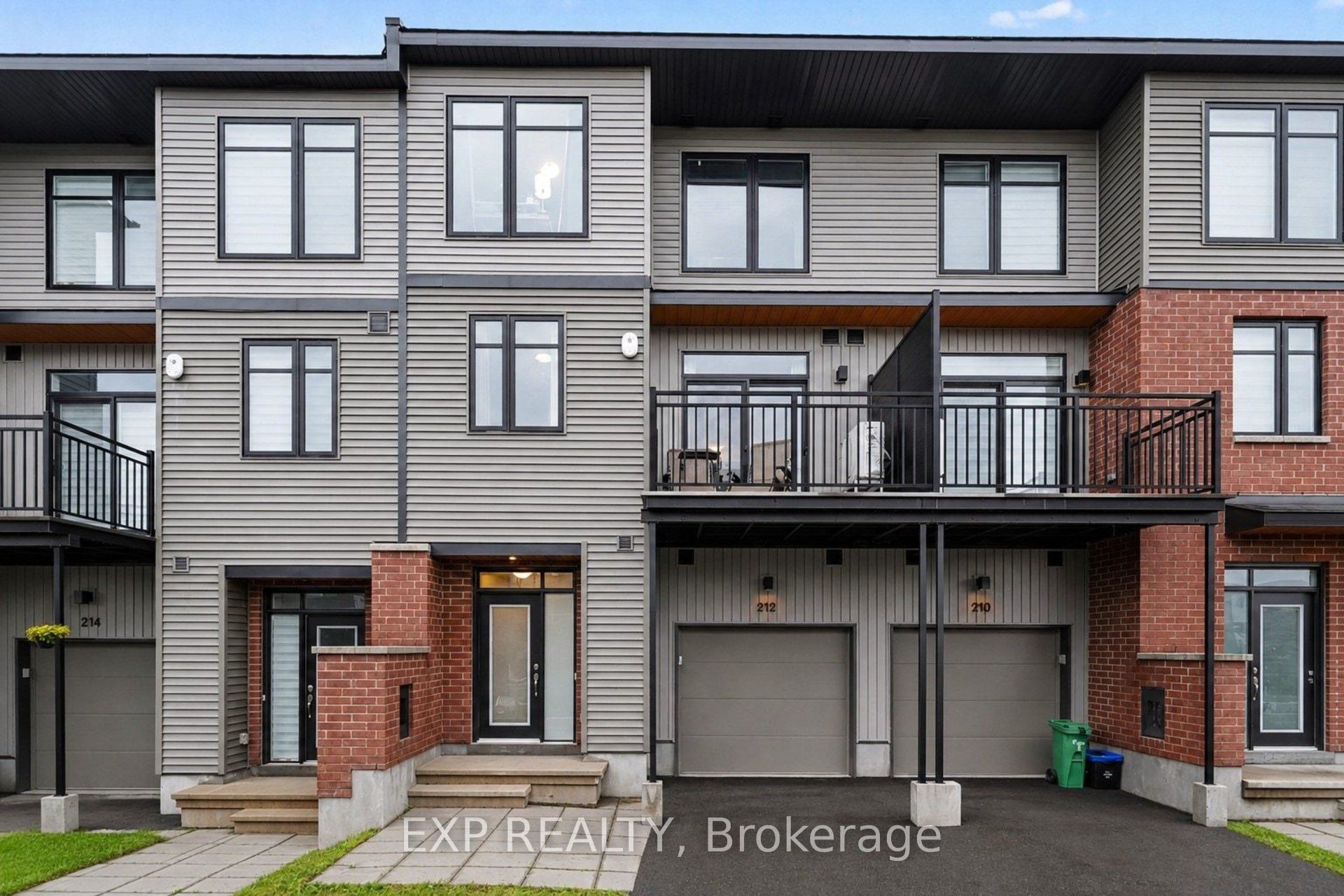 212 Tussock Private, Blossom Park - Airport and Area, ON K1X 0G7