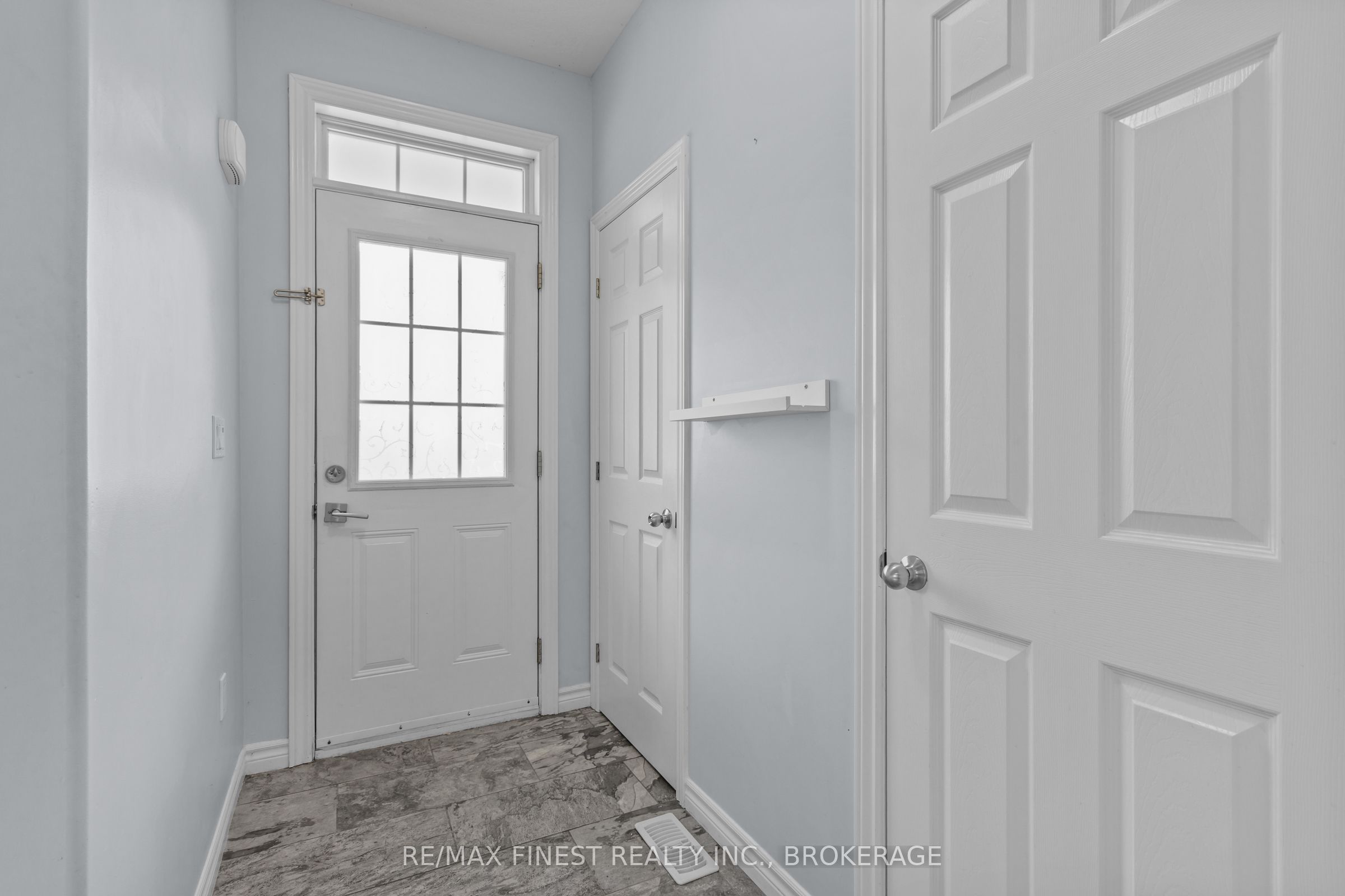893 Ascot Lane, Kingston, ON K7K 0C8 photo 3
