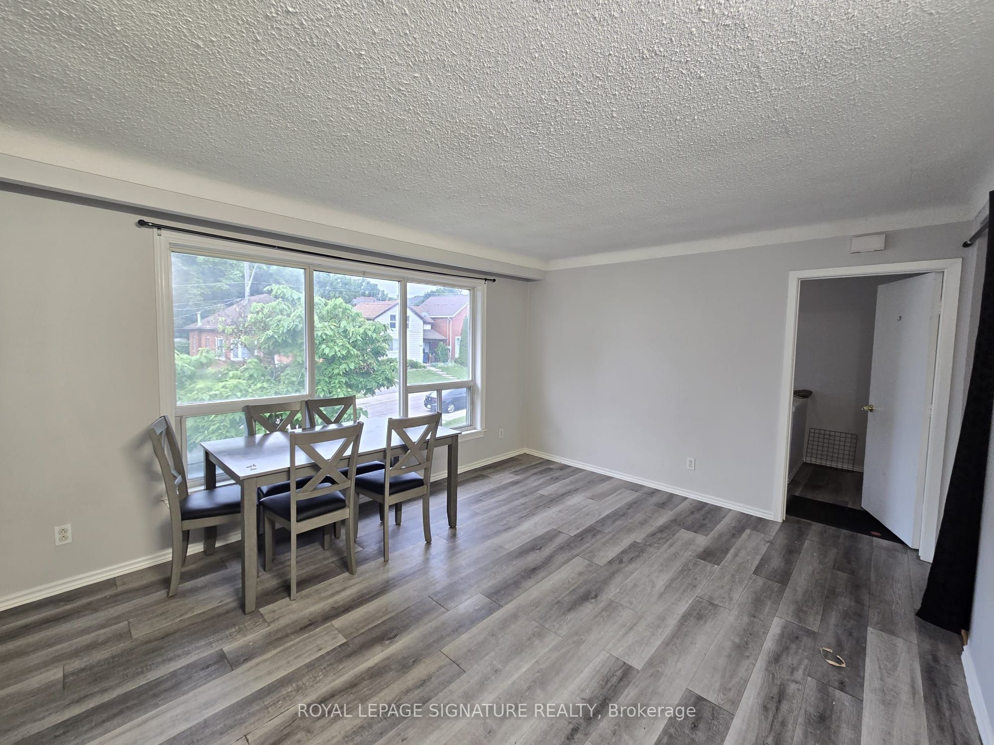 9 Park Avenue 3, Brantford, ON N3S 5G9 photo 2
