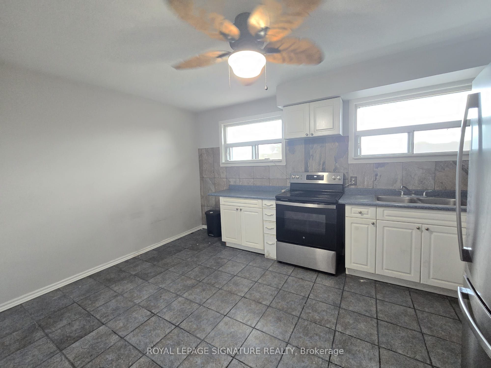 9 Park Avenue 3, Brantford, ON N3S 5G9 photo 3