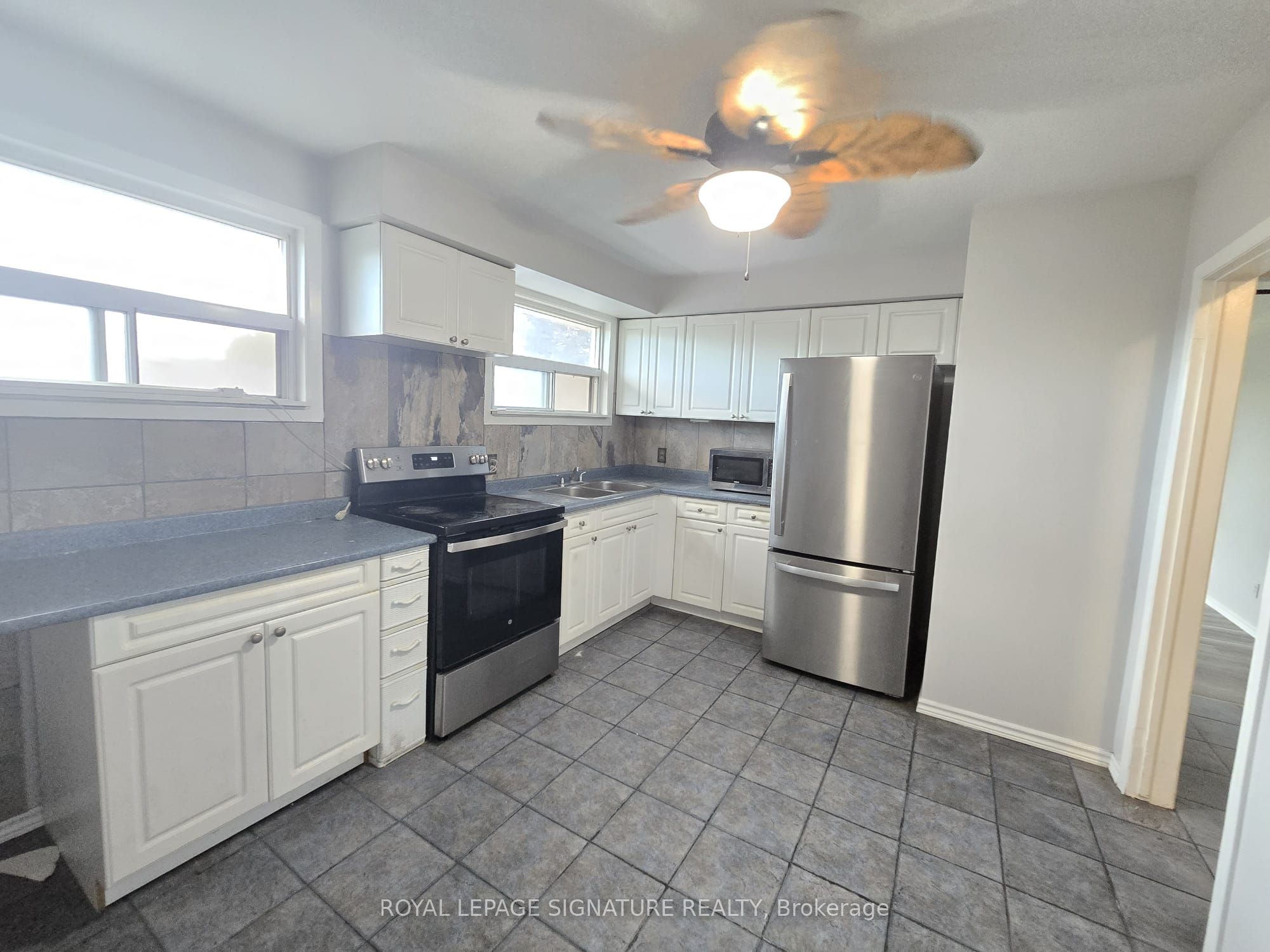 9 Park Avenue 3, Brantford, ON N3S 5G9 photo 4