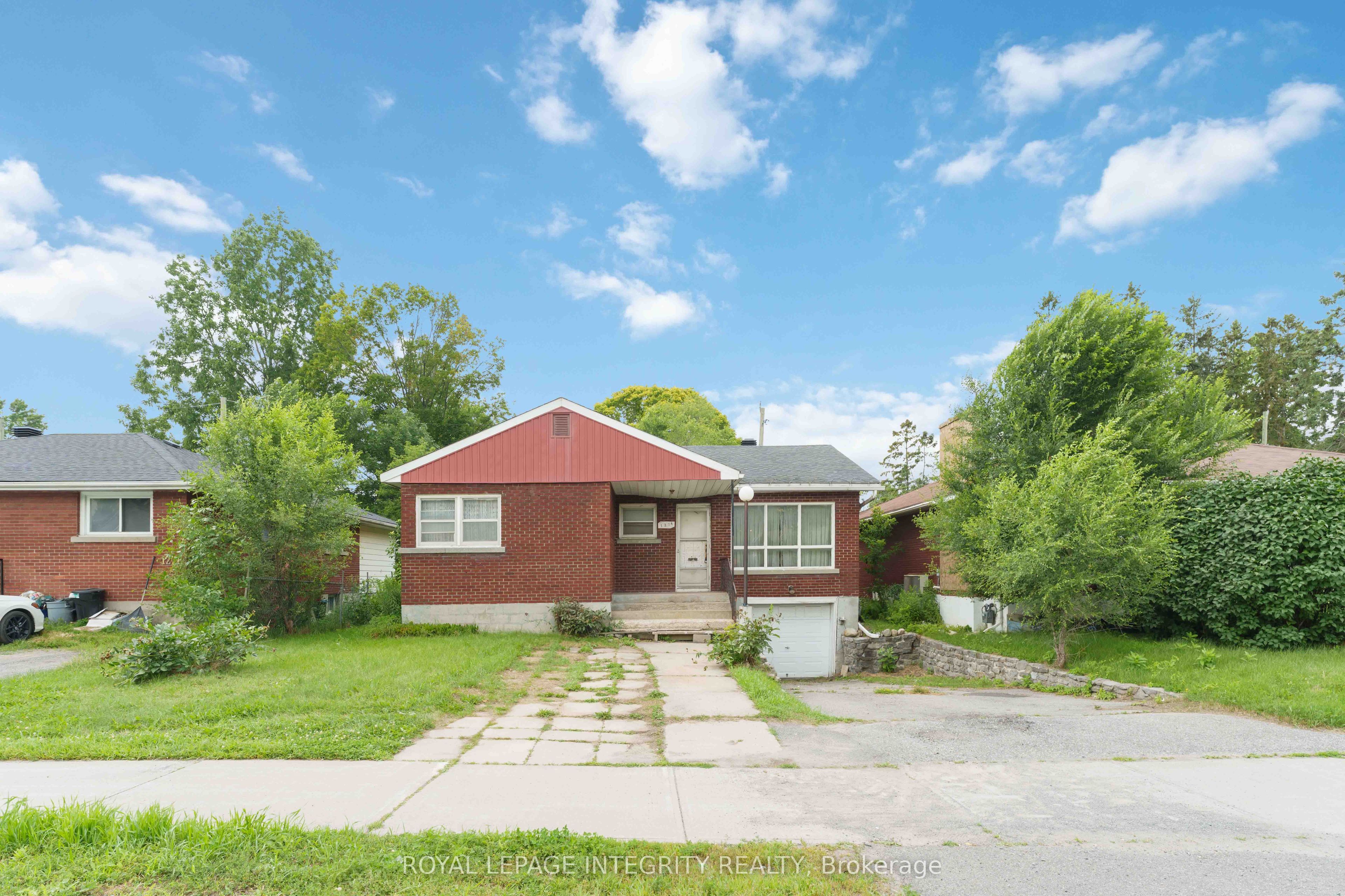 1274 Woodroffe Avenue, Parkway Park - Queensway Terrace S and Area, ON K2C 2T6 photo 3