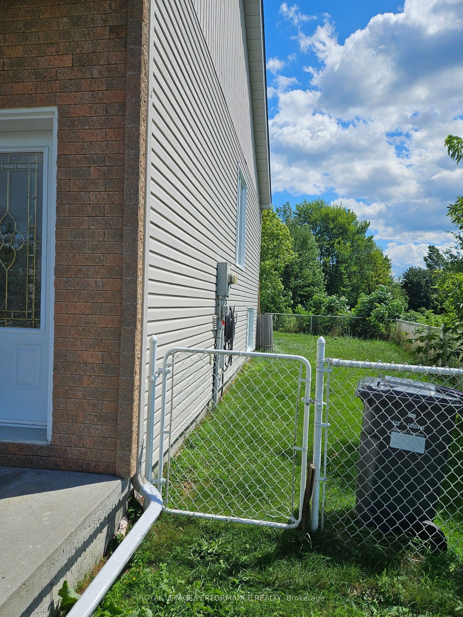 350 Higginson Street, Hawkesbury, ON K6A 3W7 photo 2