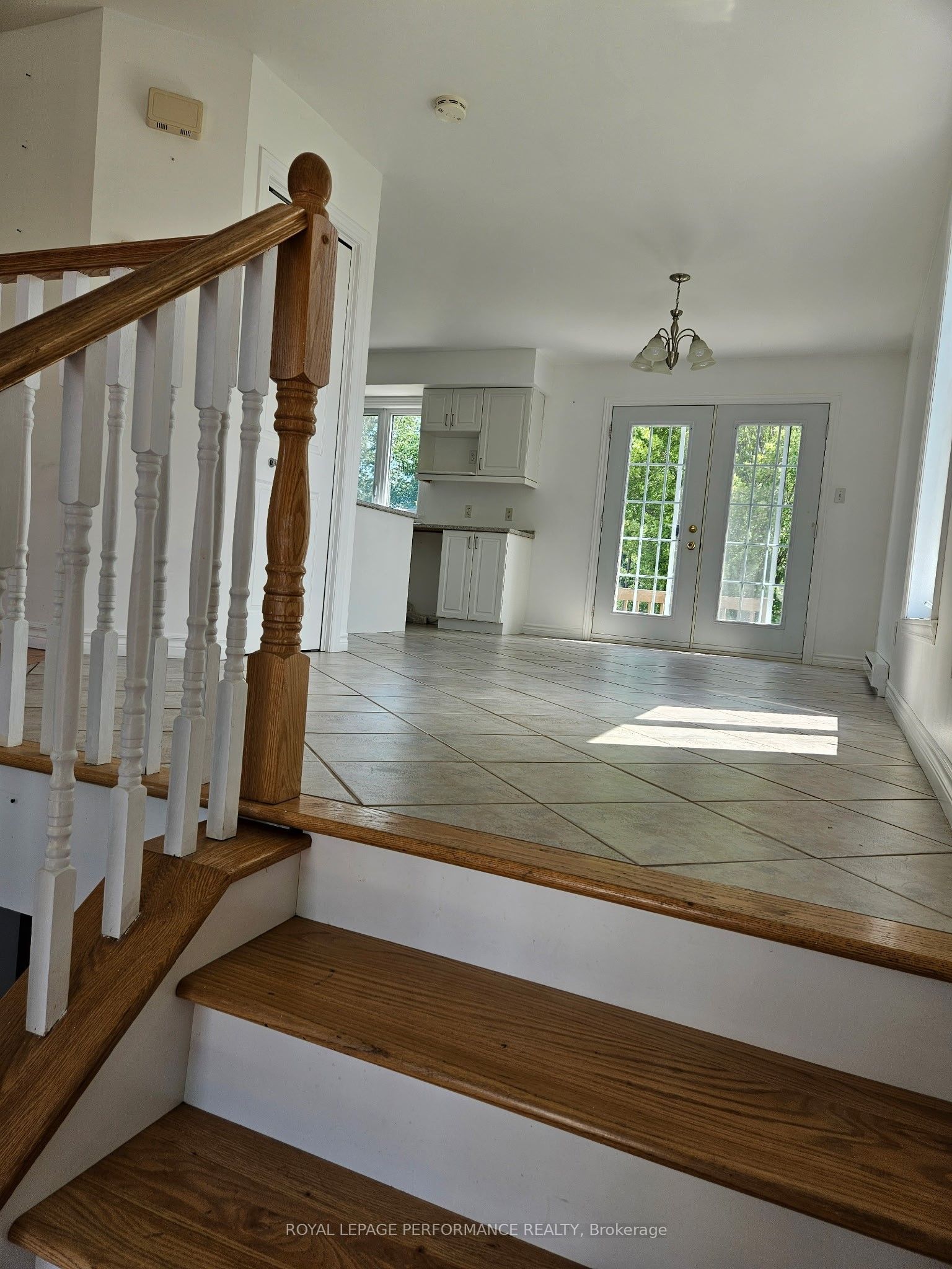 350 Higginson Street, Hawkesbury, ON K6A 3W7 photo 4