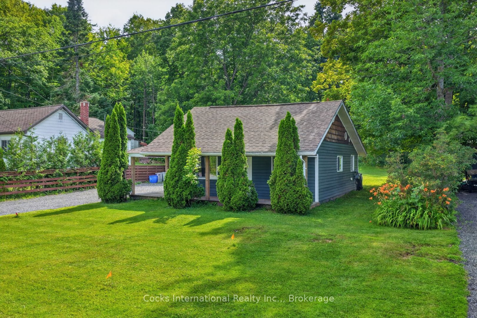 185 McPherson Street, Gravenhurst, ON P1P 0E8 photo 2