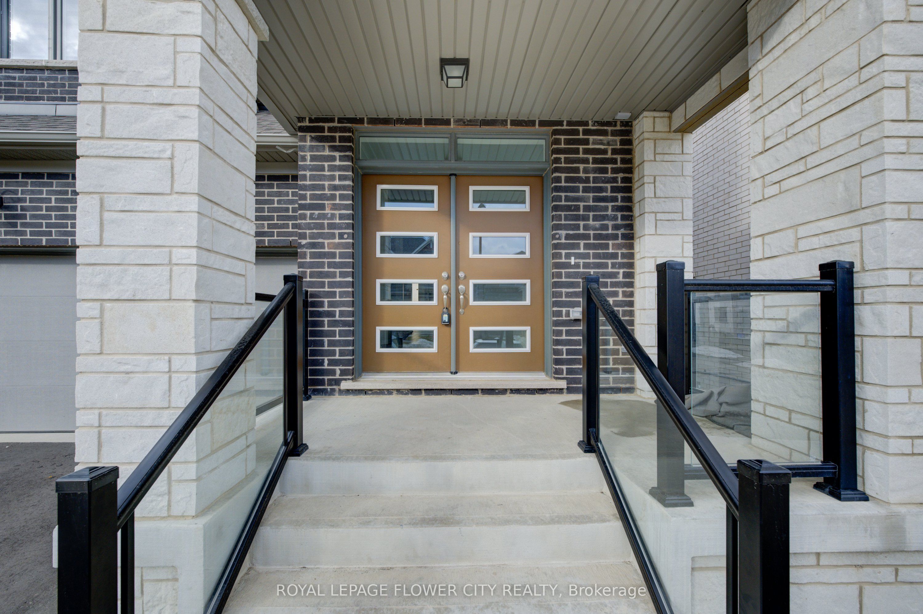 51 William Nador Street, Kitchener, ON N2E 3X8 photo 3