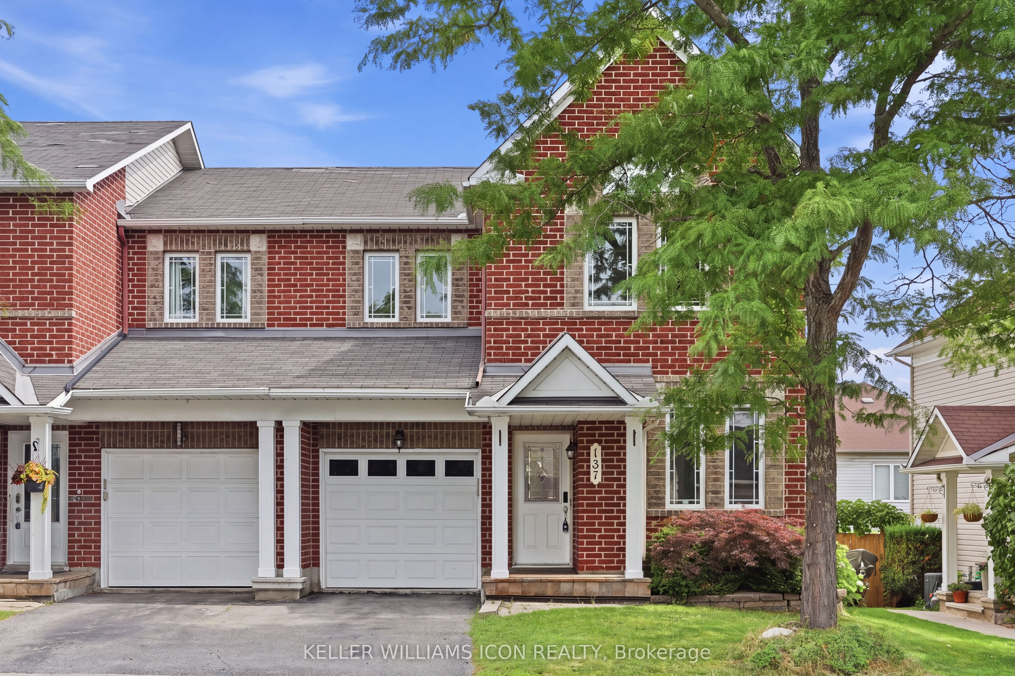 137 Harbour View Street, Barrhaven, ON K2G 6Z8