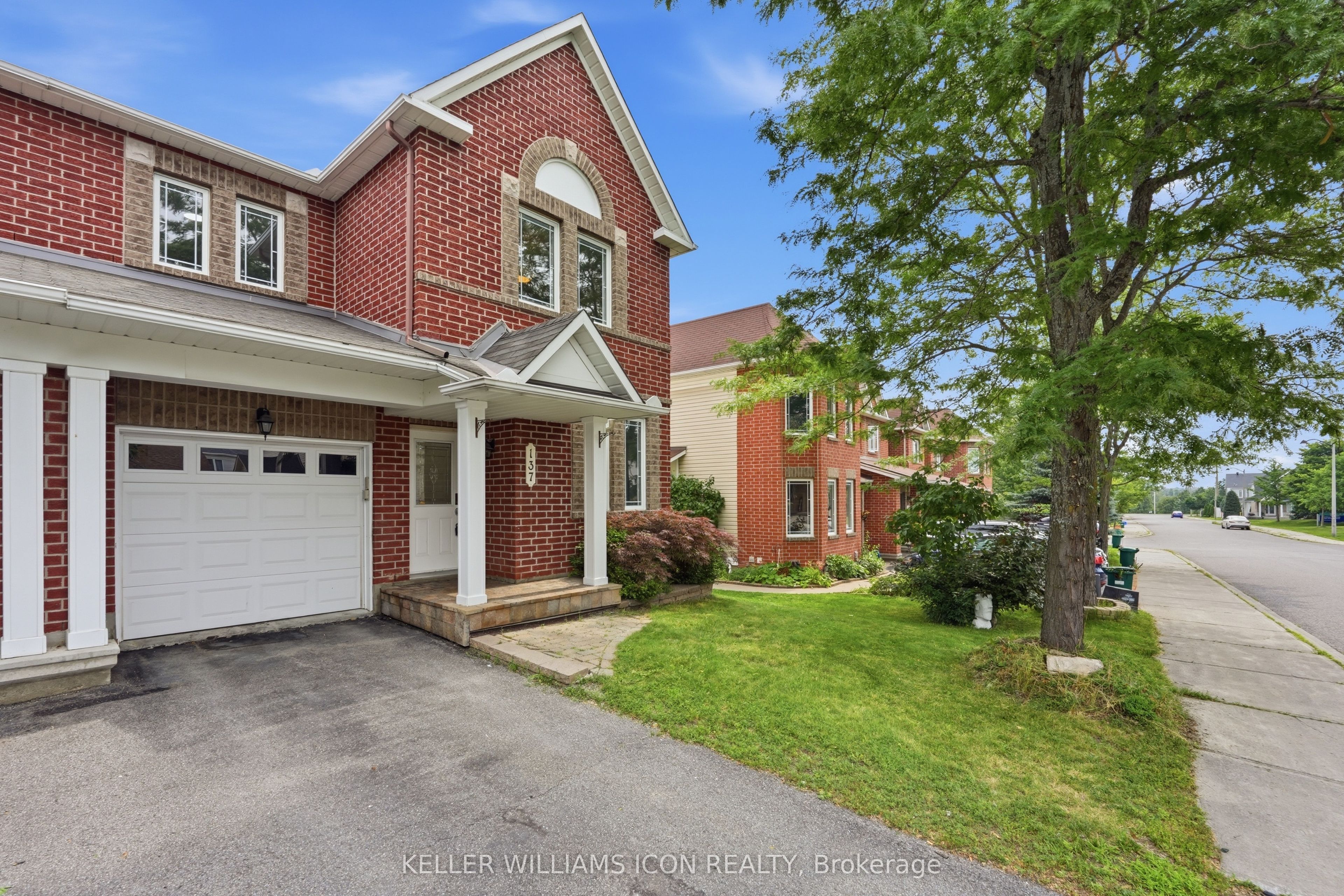 137 Harbour View Street, Barrhaven, ON K2G 6Z8 photo 4