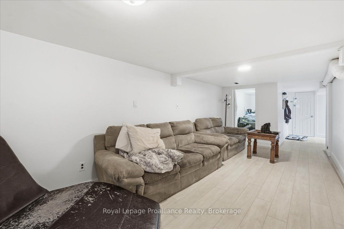 16 Graham Street, Belleville, ON K8P 1P3 photo 4