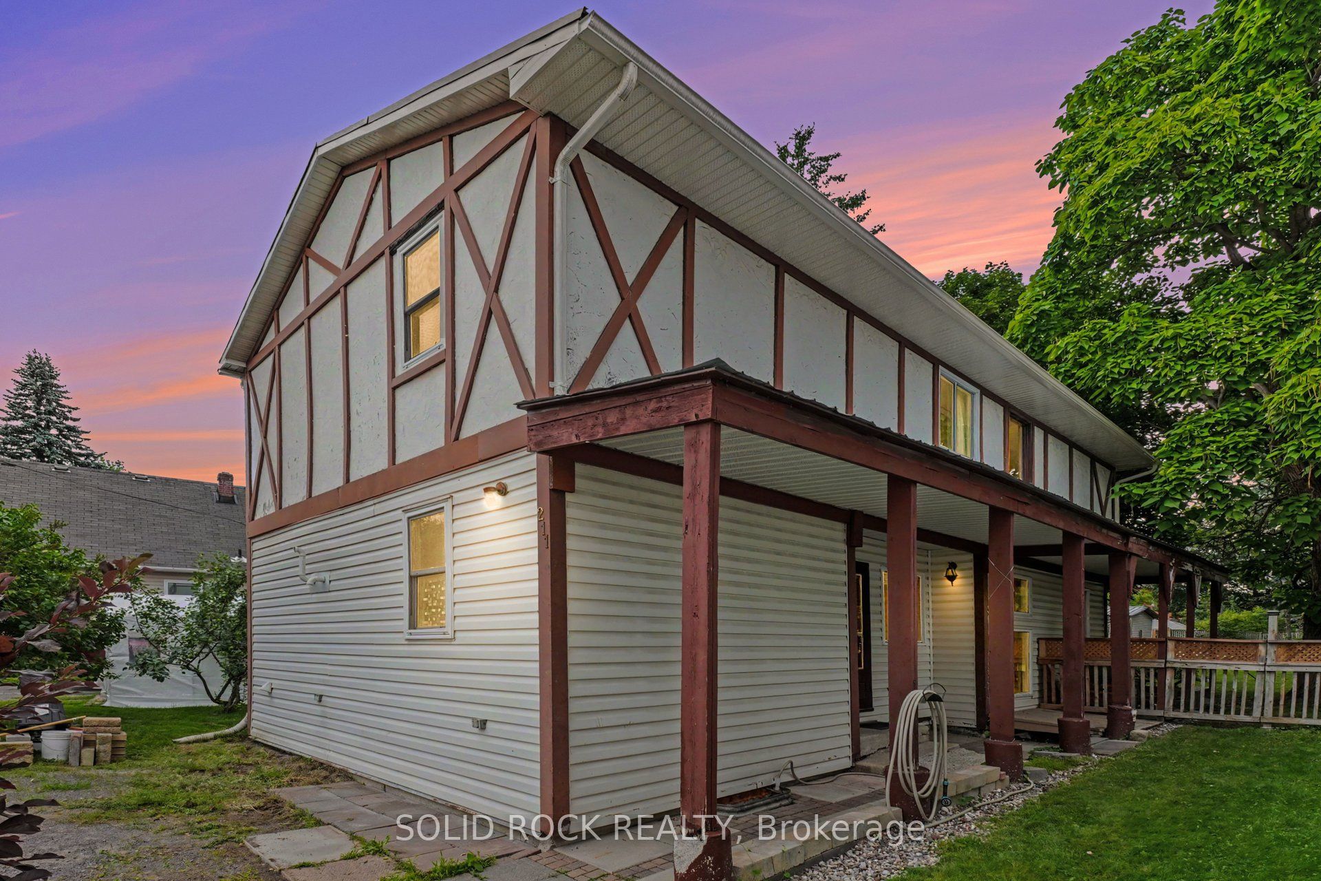211 Bell Street, Arnprior, ON K7S 2R5