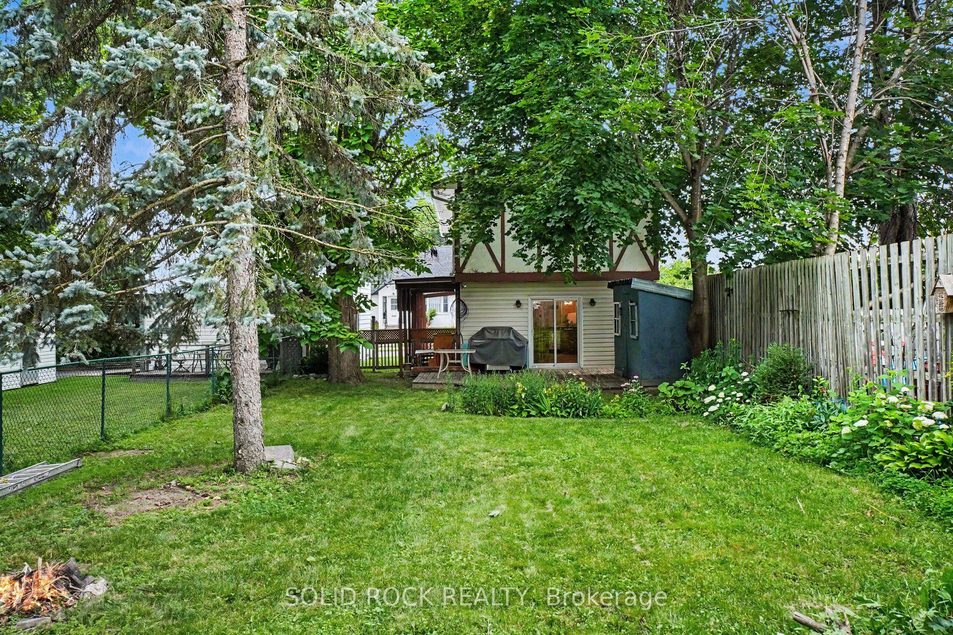211 Bell Street, Arnprior, ON K7S 2R5 photo 2