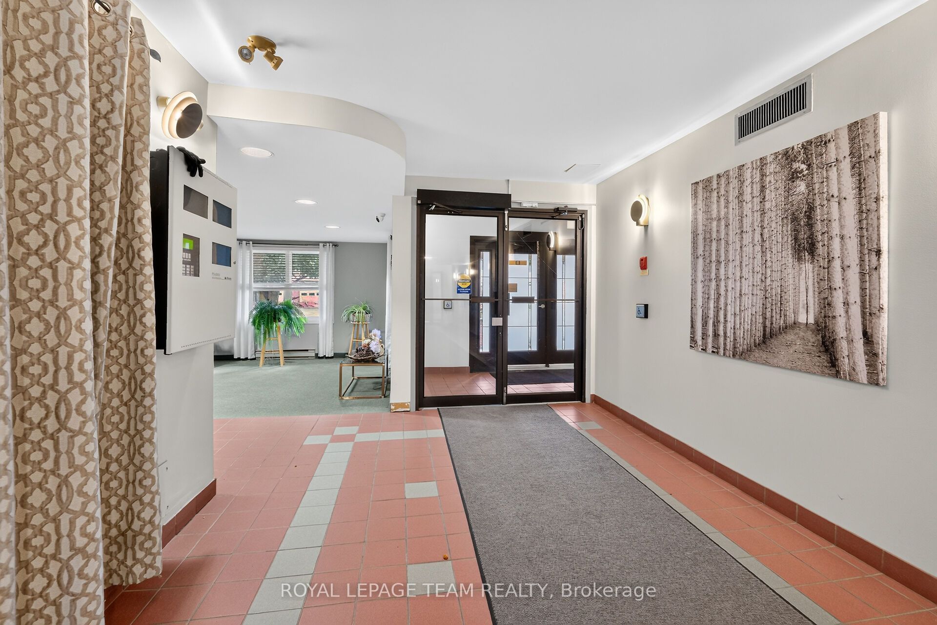 1099 Cadboro Road 214, Cyrville - Carson Grove - Pineview, ON K1J 9K4 photo 3