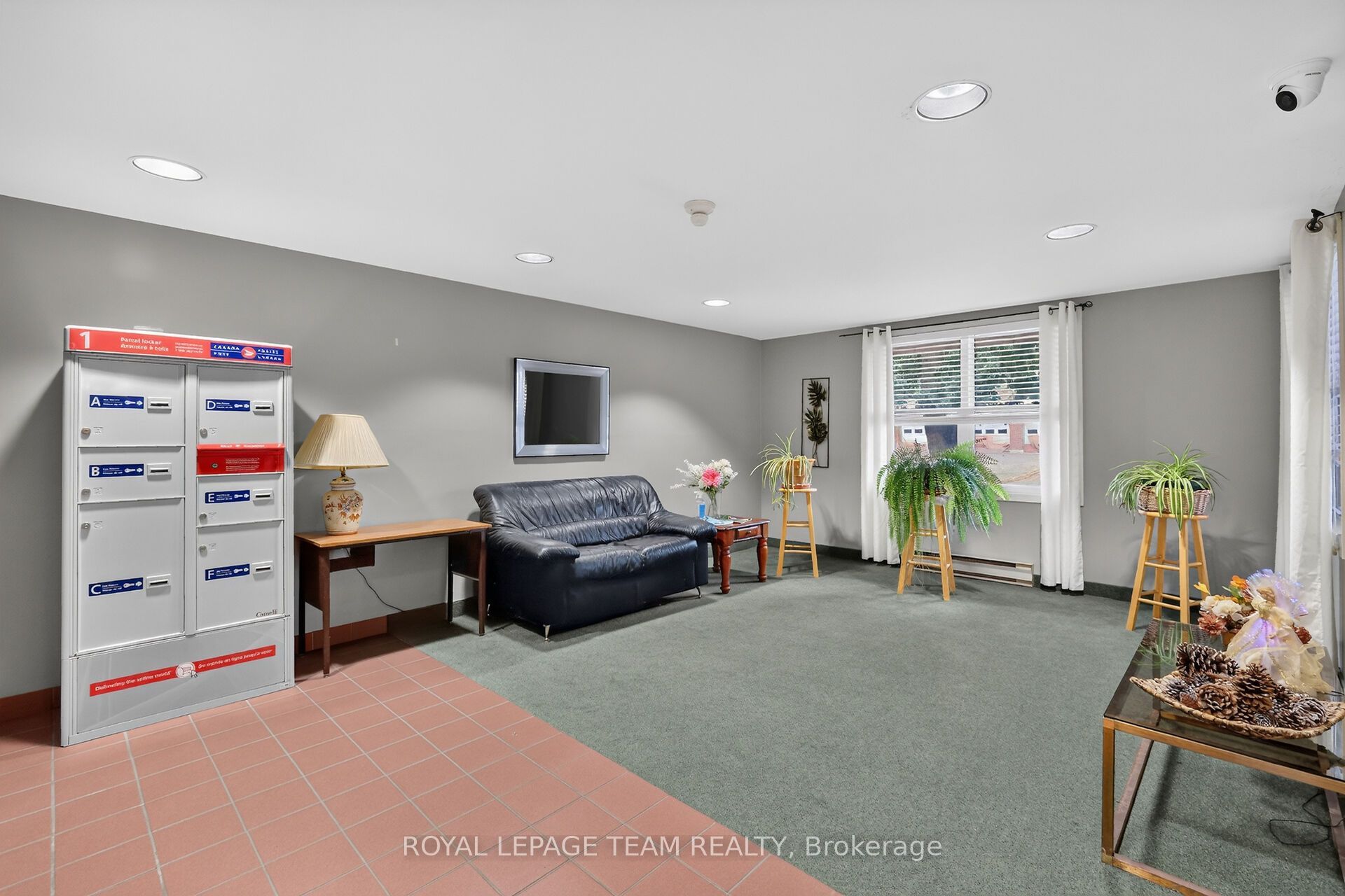 1099 Cadboro Road 214, Cyrville - Carson Grove - Pineview, ON K1J 9K4 photo 5