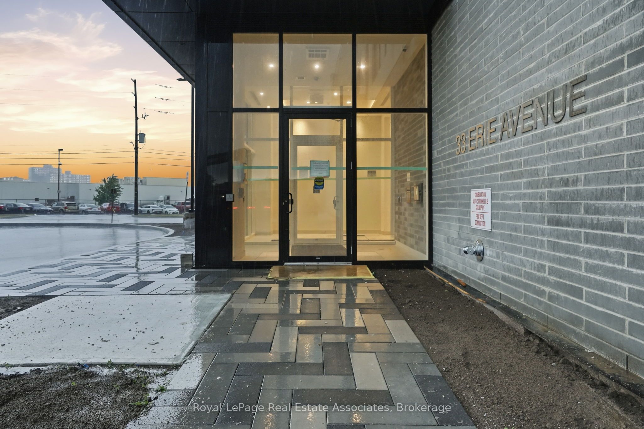 33 Erie Avenue 1704, Brantford, ON N3S 0K7 photo 5