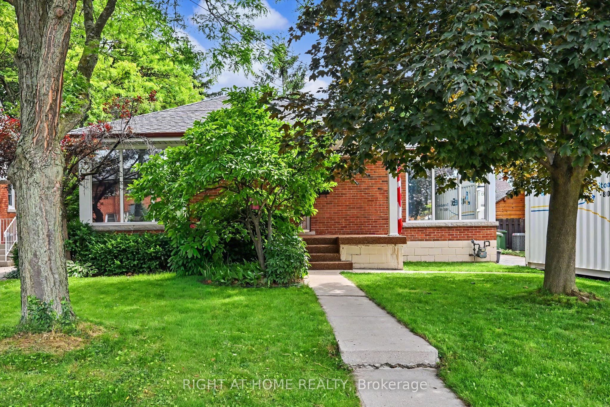 56 Everton Place, Hamilton, ON L8T 1G7 photo 2