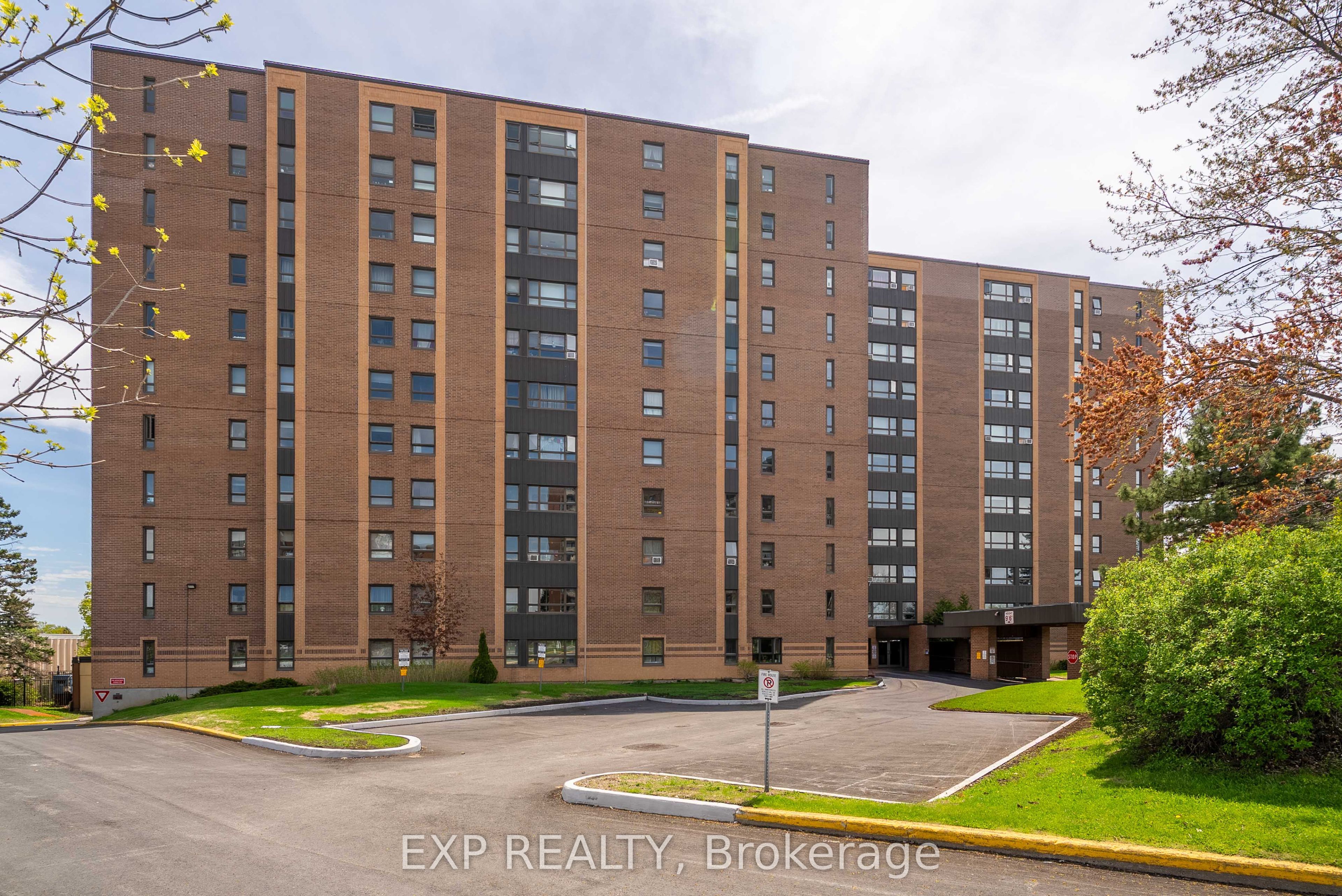 1356 MEADOWLANDS Drive N 604, Cityview - Parkwoods Hills - Rideau Shore, ON K2E 6K6