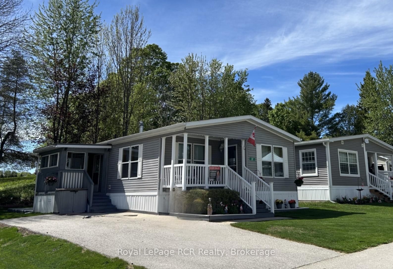 37 Sussex Square, Georgian Bluffs, ON N4K 5N5