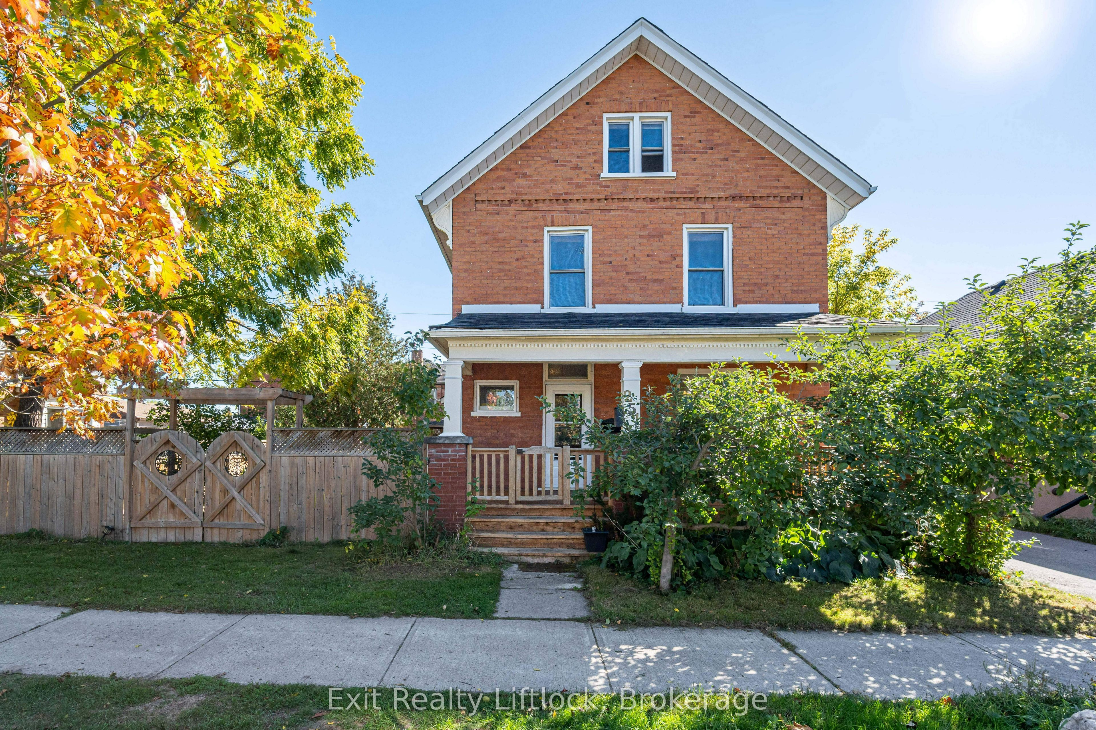 251 Prince Street, Peterborough, ON K9J 2A6 photo 2
