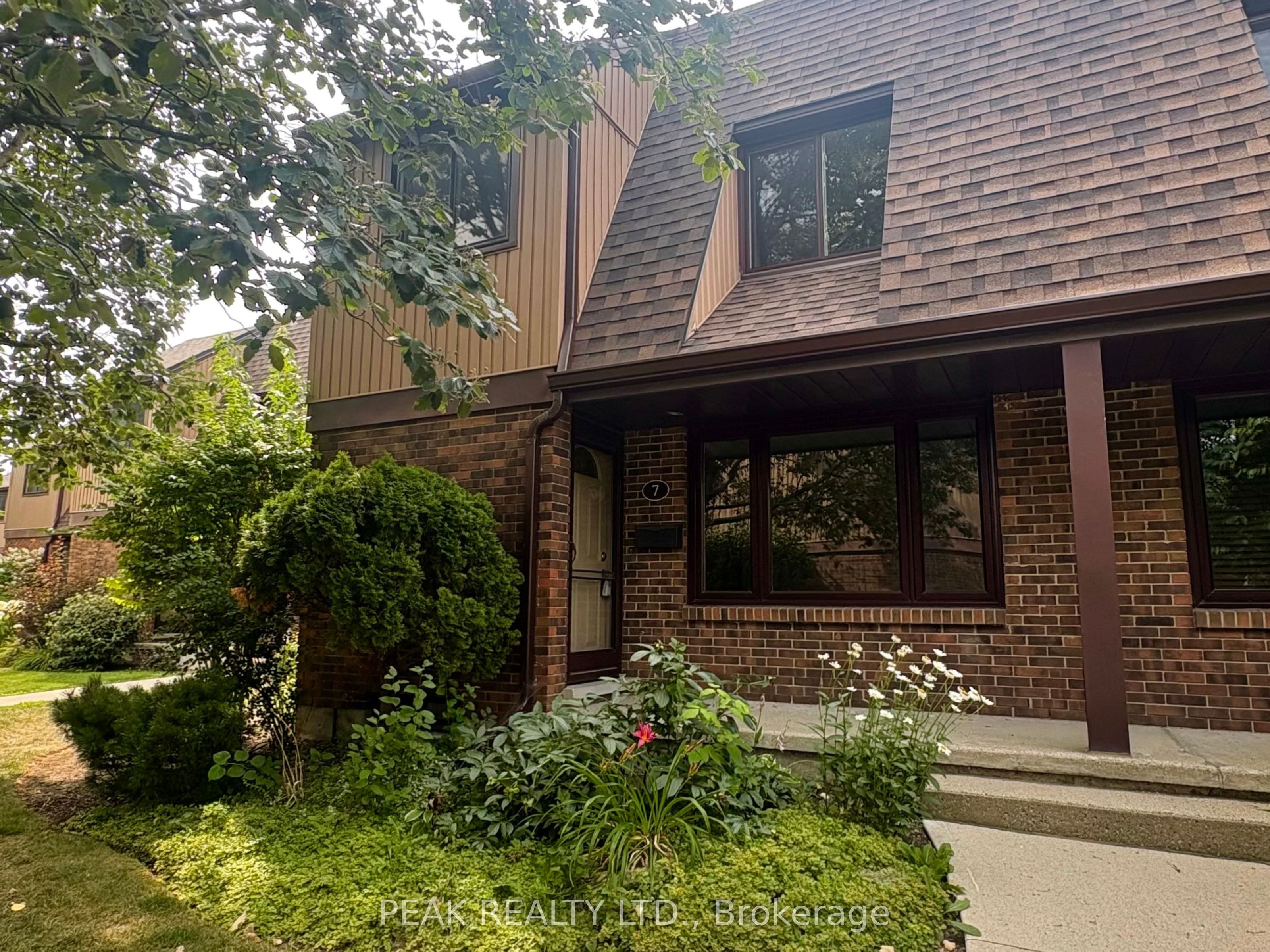 279 Sandowne Drive 7, Waterloo, ON N2K 2C1