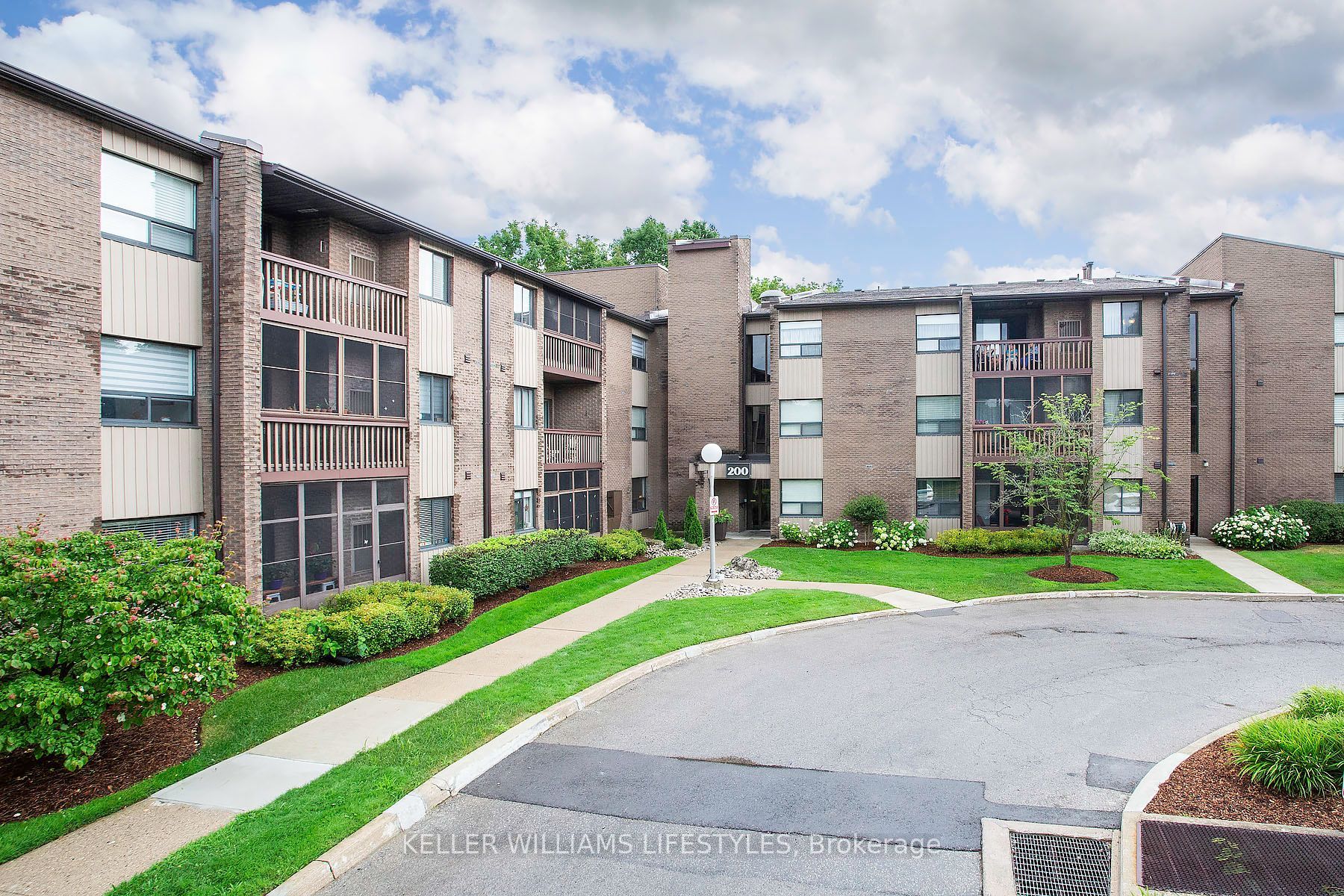 200 Everglade Crescent 104, London North, ON N6H 4P8 photo 2