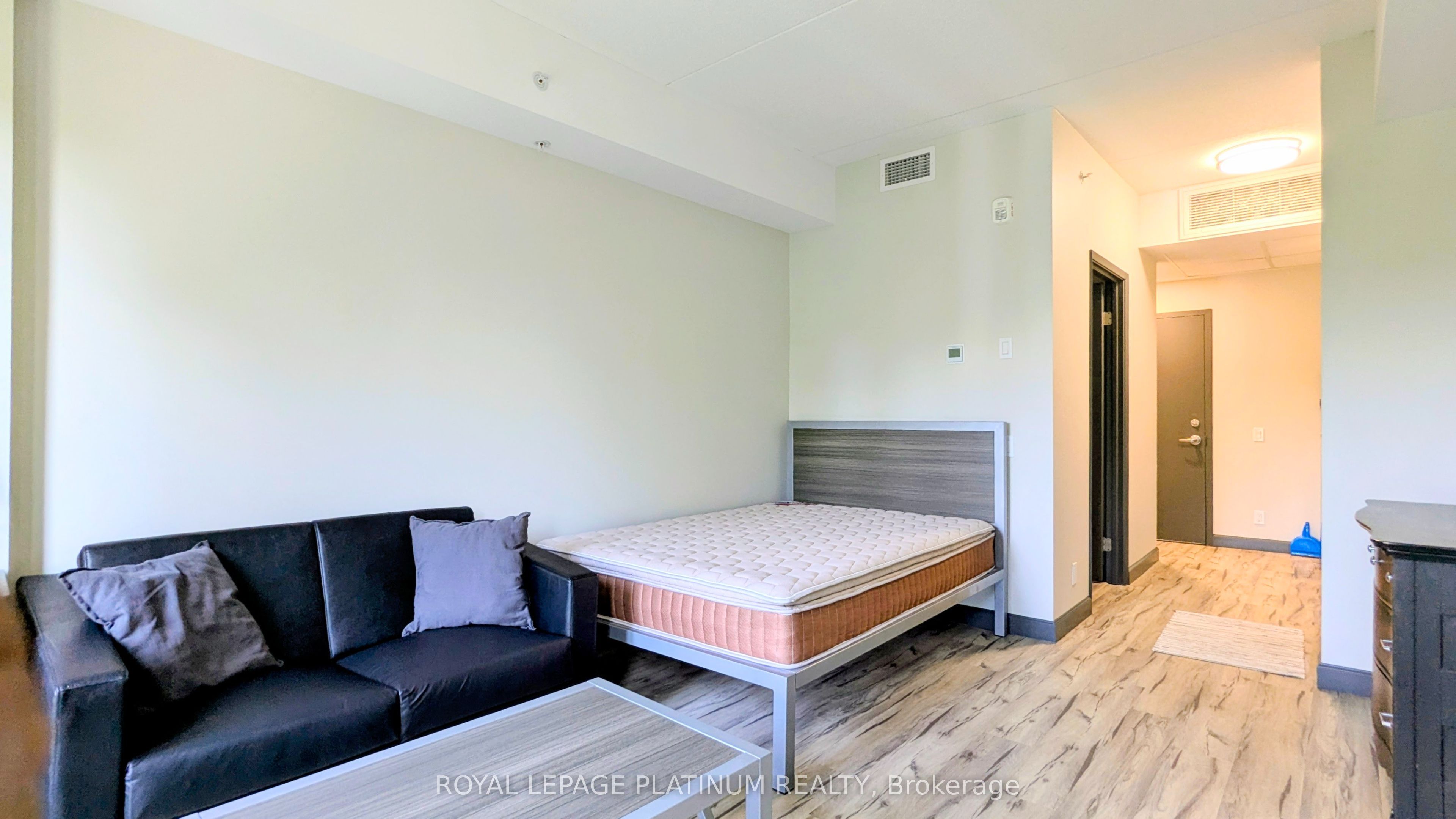 77 Leland Street 514, Hamilton, ON L8S 3A1 photo 2