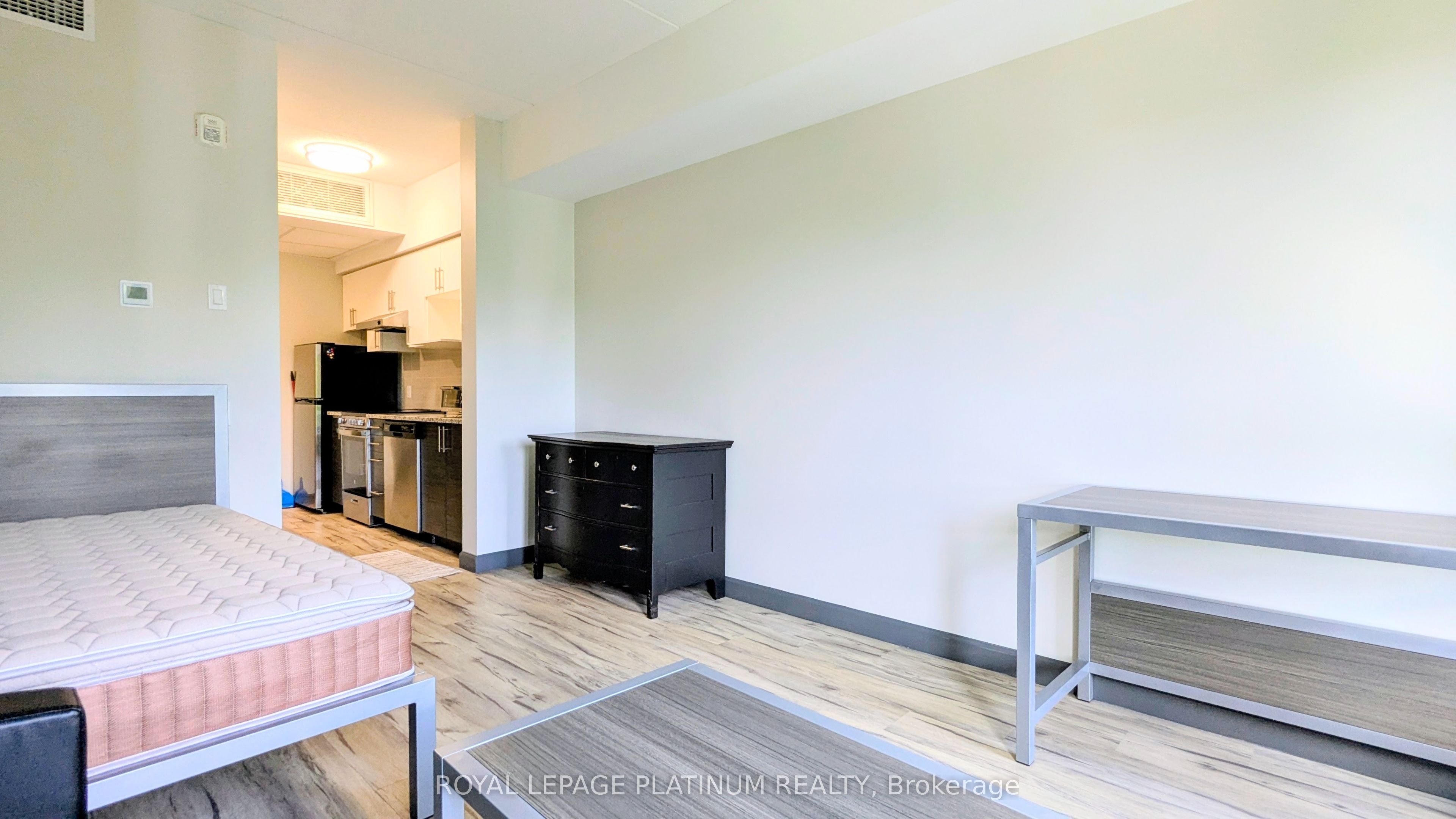 77 Leland Street 514, Hamilton, ON L8S 3A1 photo 5