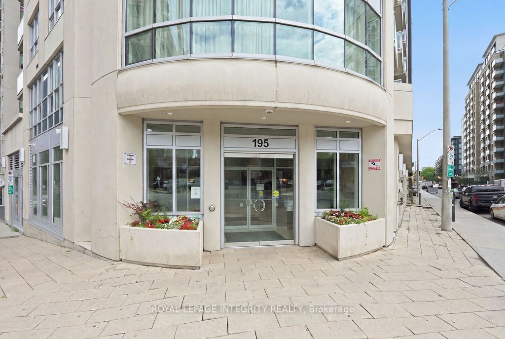 195 BESSERER Street 802, Lower Town - Sandy Hill, ON K1N 0B6 photo 2