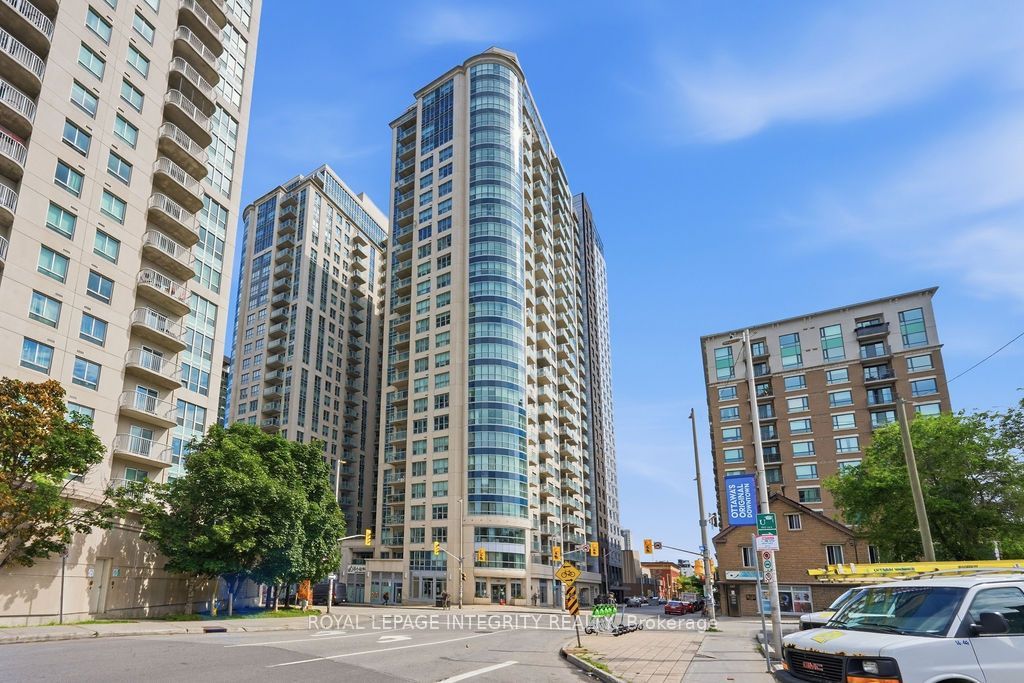 195 BESSERER Street 802, Lower Town - Sandy Hill, ON K1N 0B6 photo 4