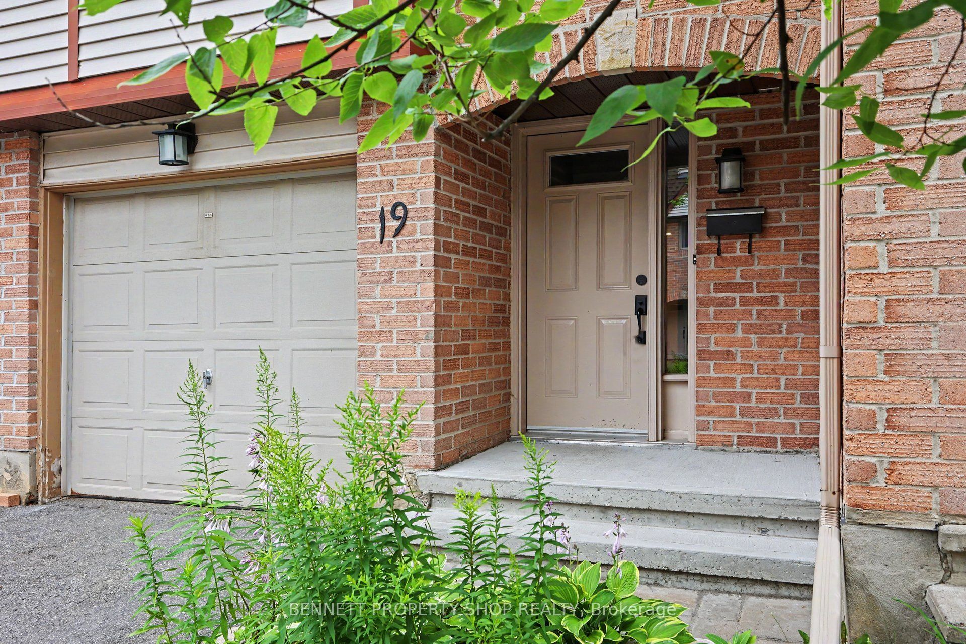 19 Lightfoot Place, Kanata, ON K2L 3M6 photo 2