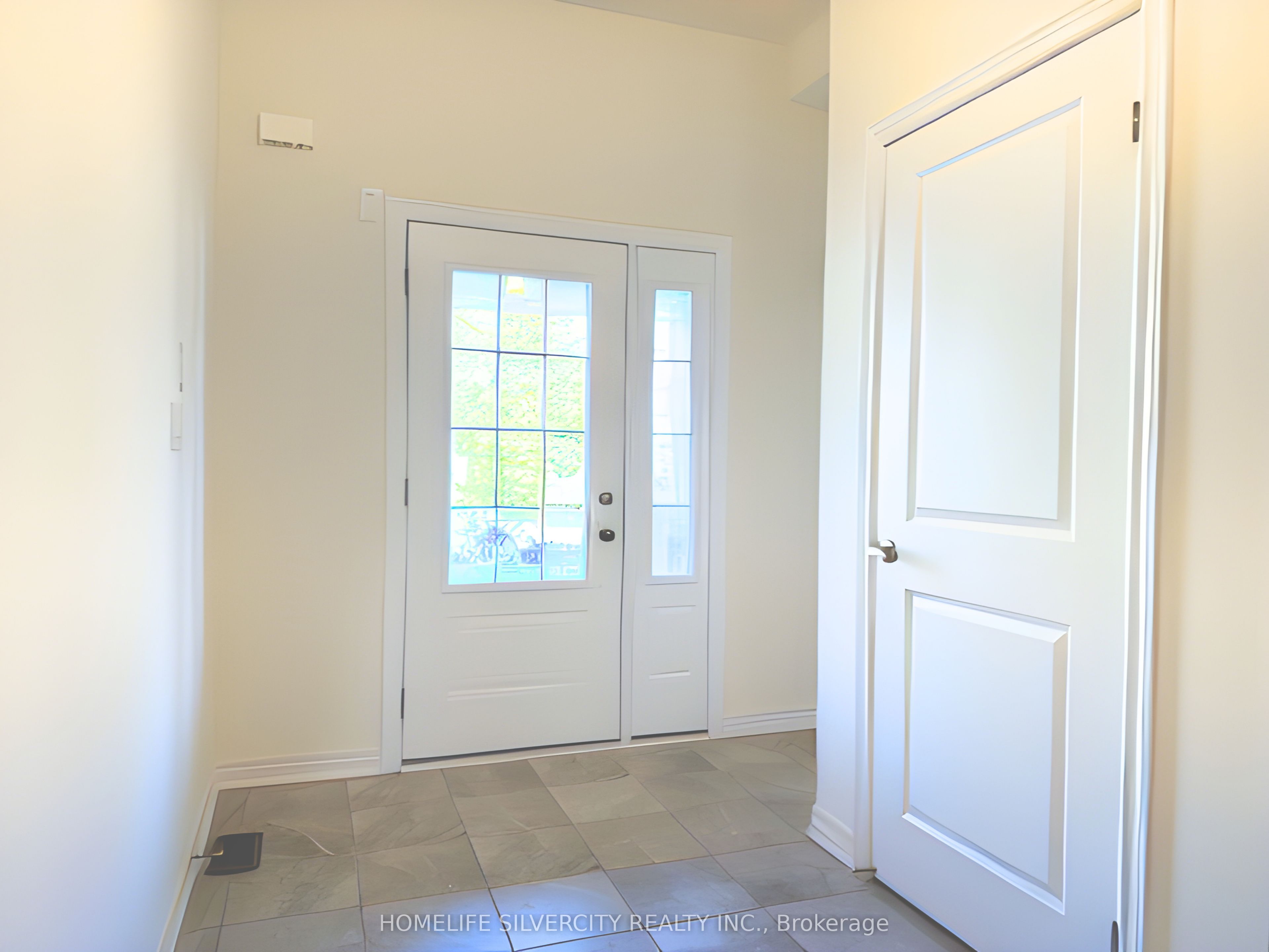 35 Sparkle Drive, Thorold, ON L2V 0H2 photo 3