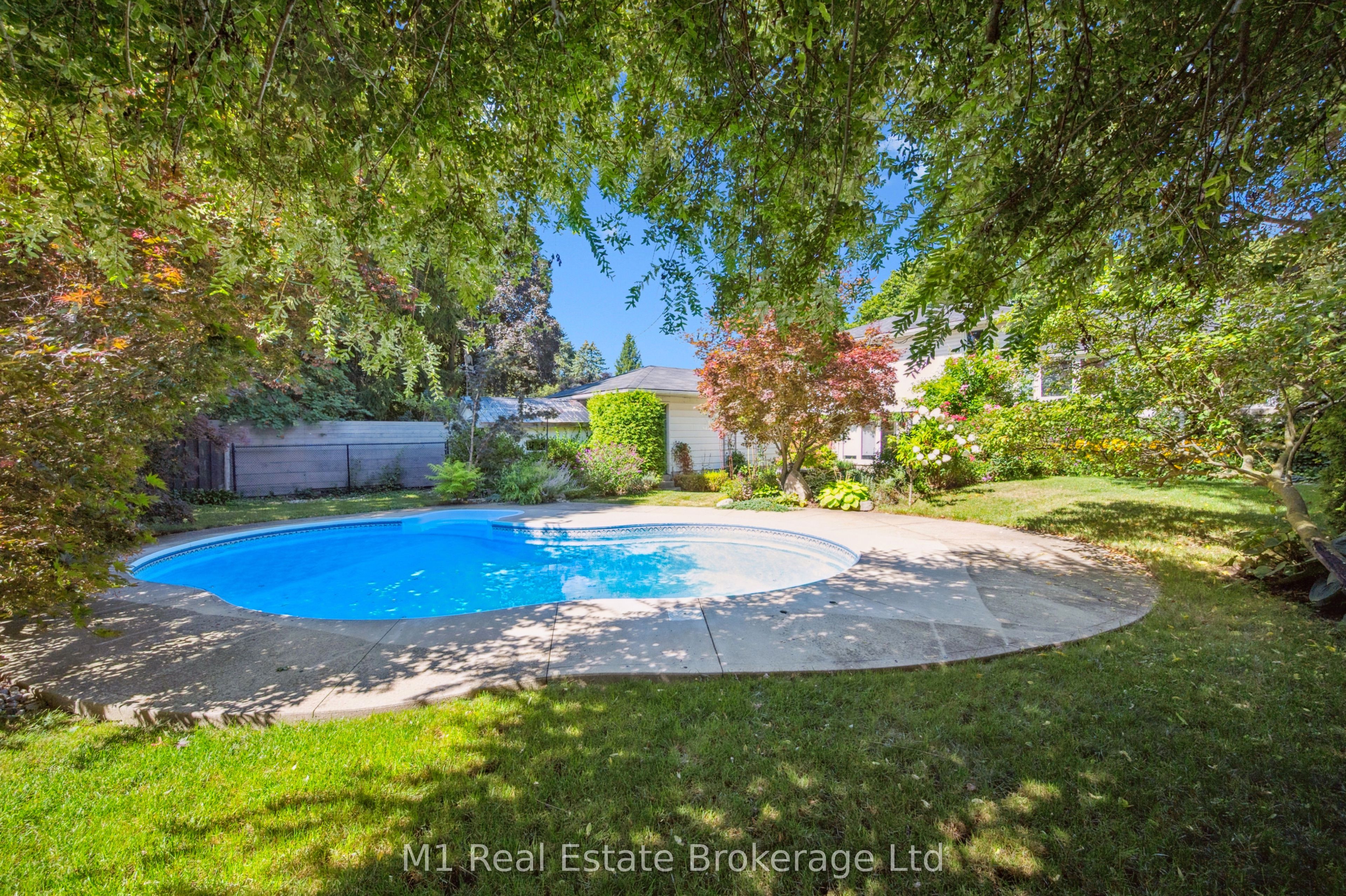 21 Gladstone Avenue, Guelph, ON N1E 1L7 photo 2
